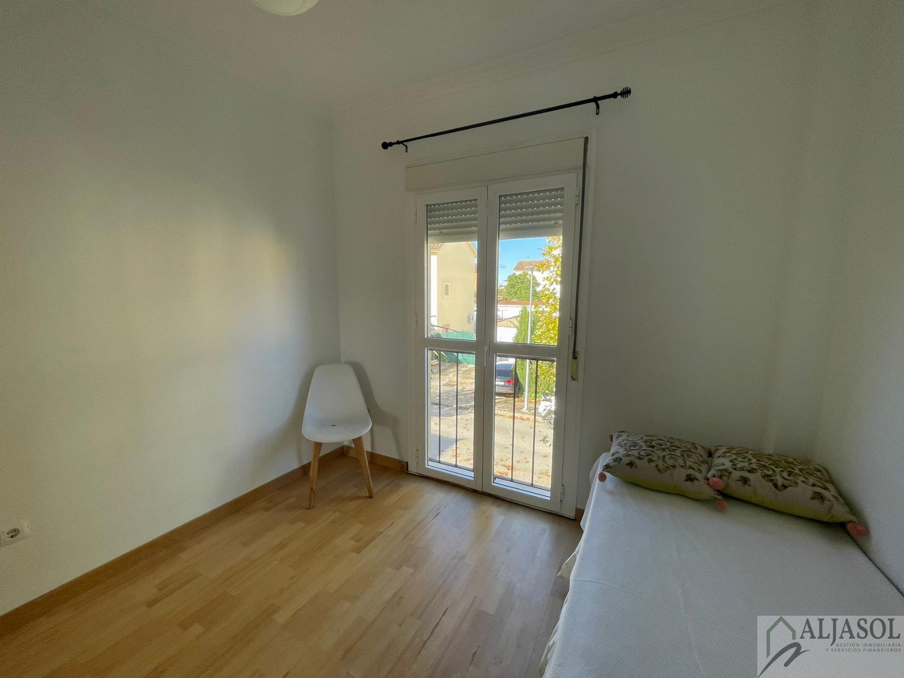 For sale of house in Almensilla
