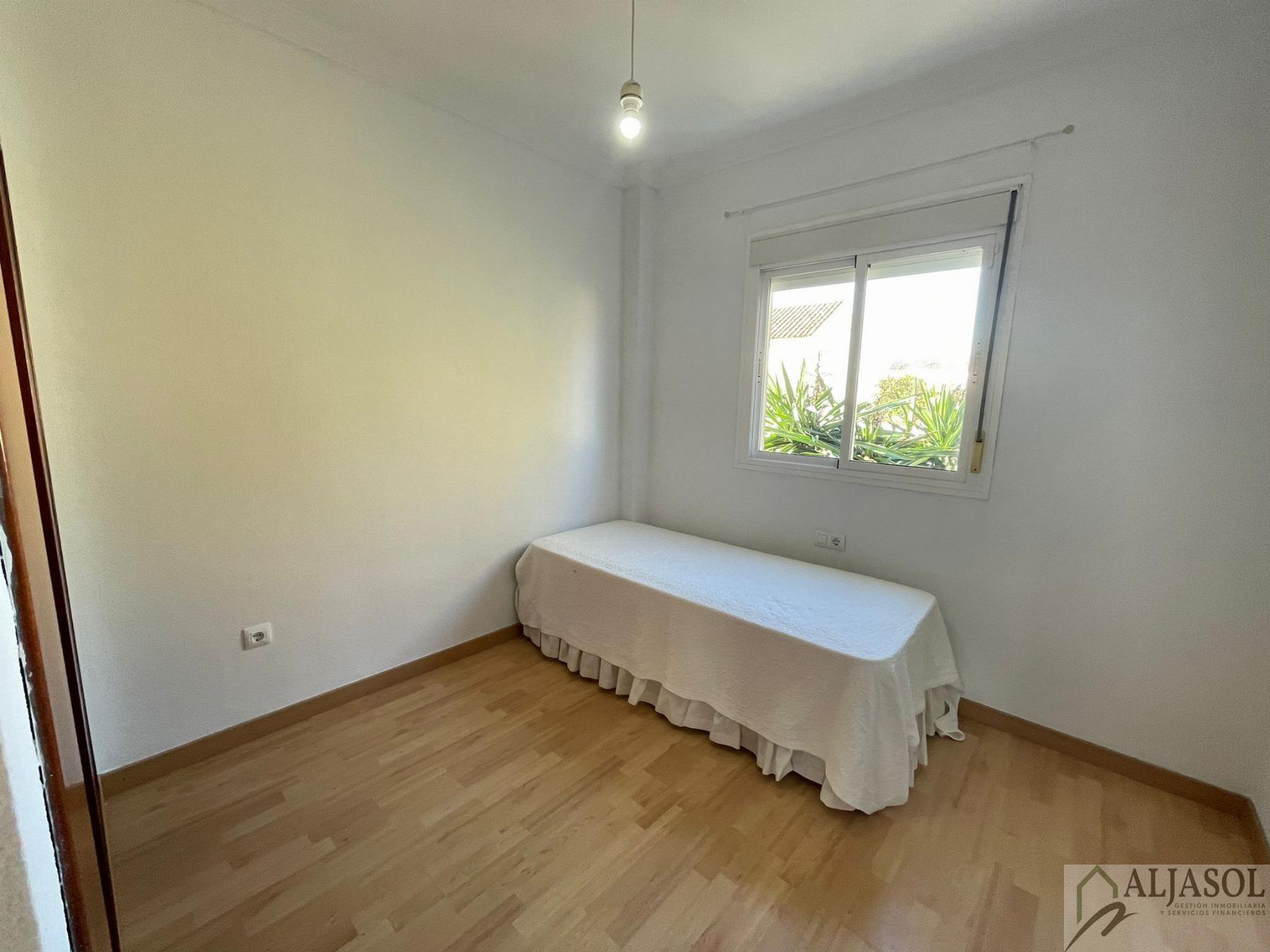 For sale of house in Almensilla