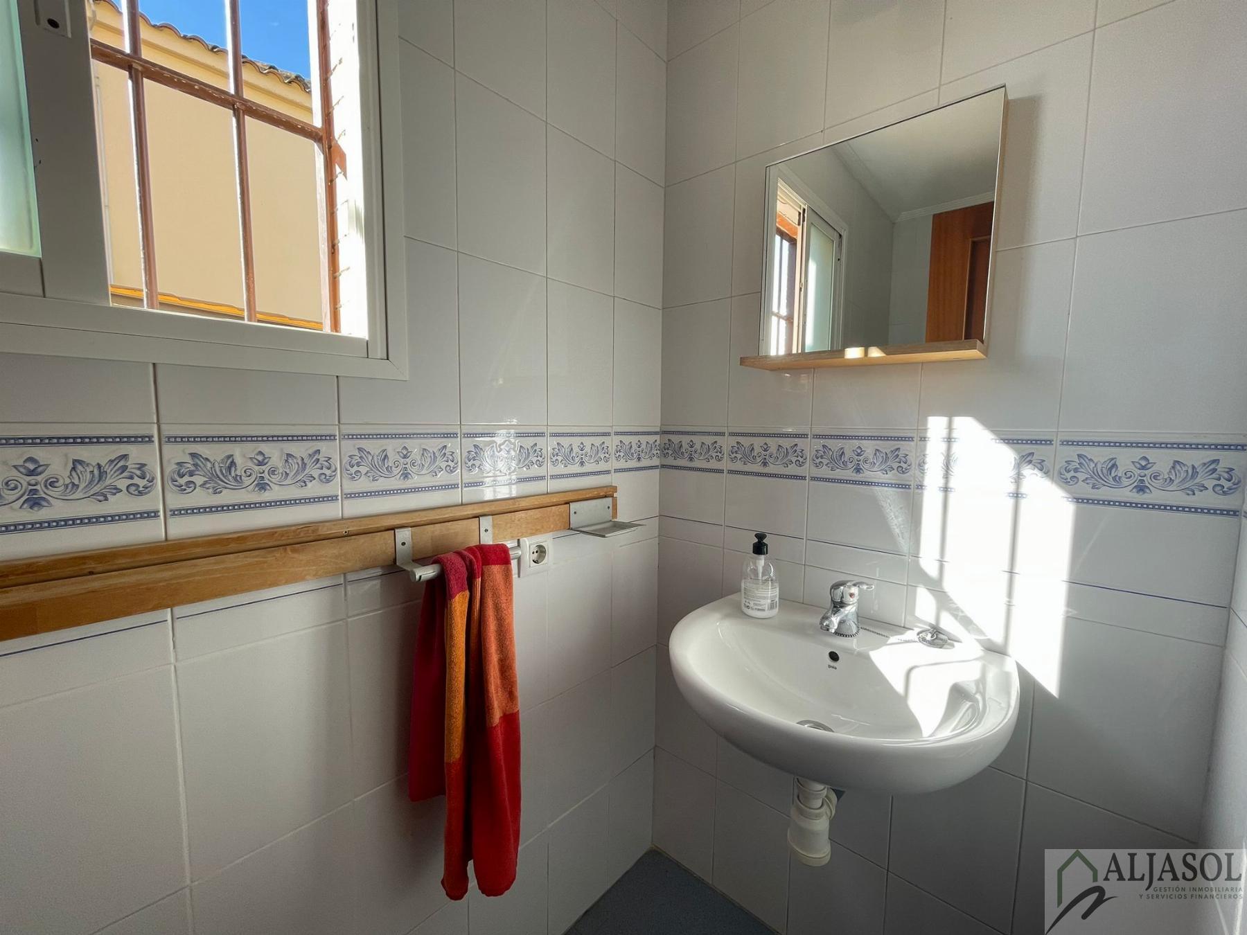 For sale of house in Almensilla