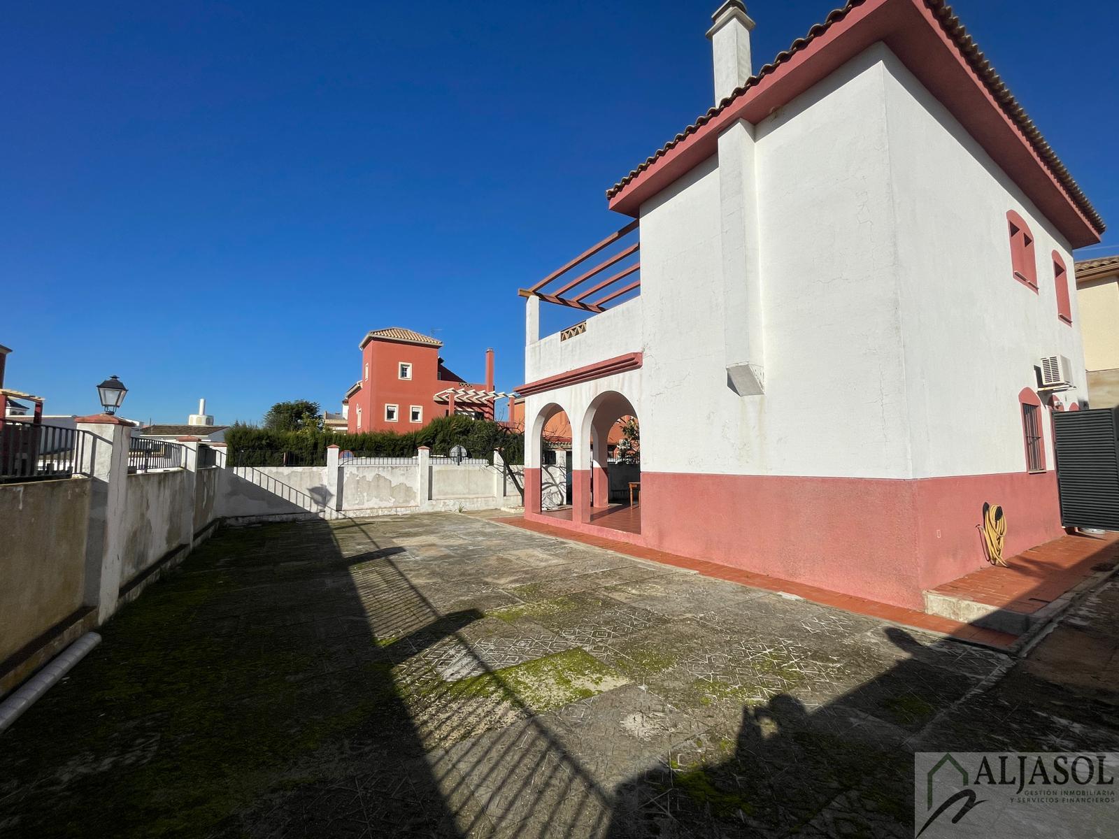 For sale of house in Salteras