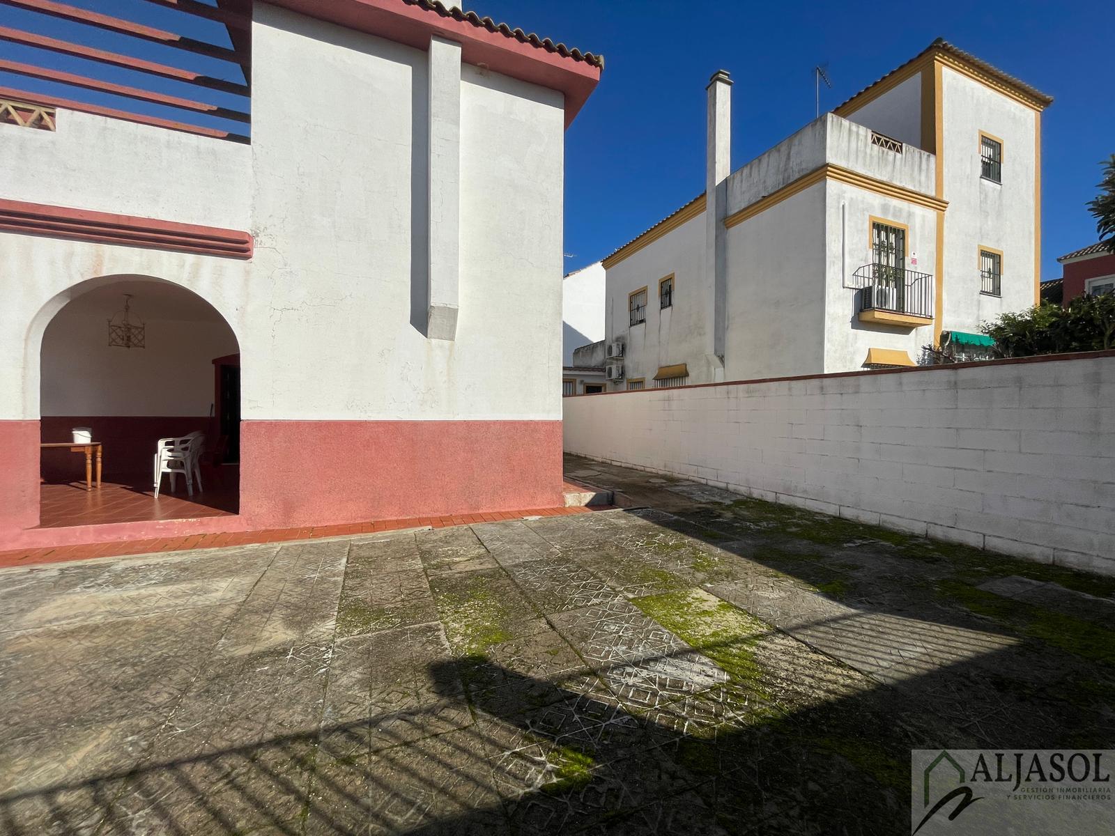 For sale of house in Salteras