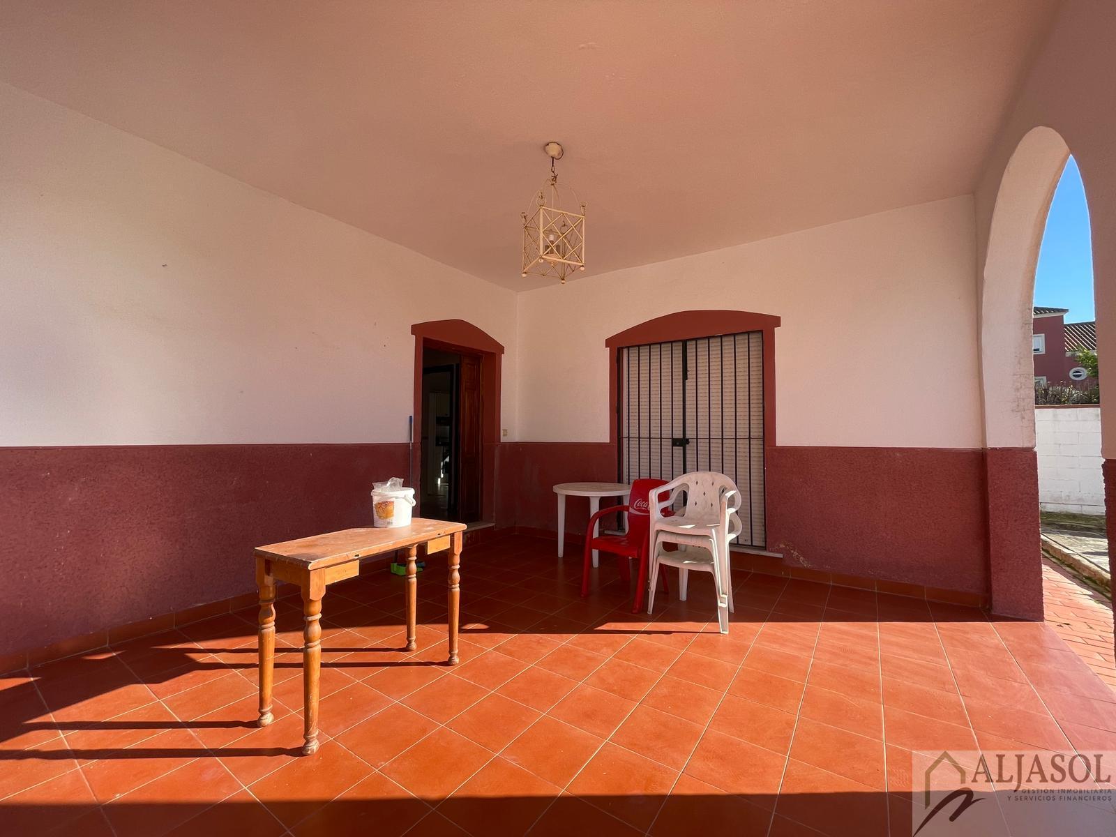 For sale of house in Salteras