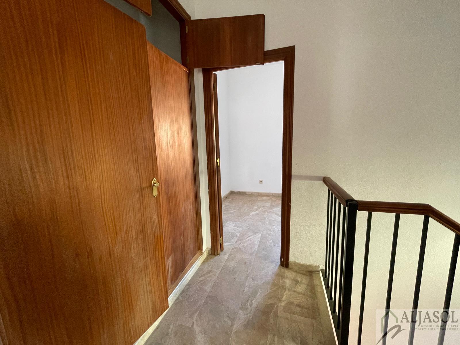 For sale of house in Salteras