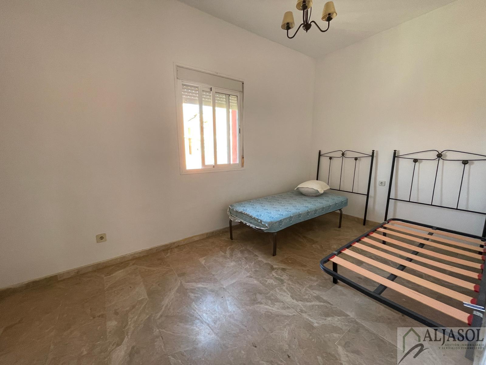 For sale of house in Salteras