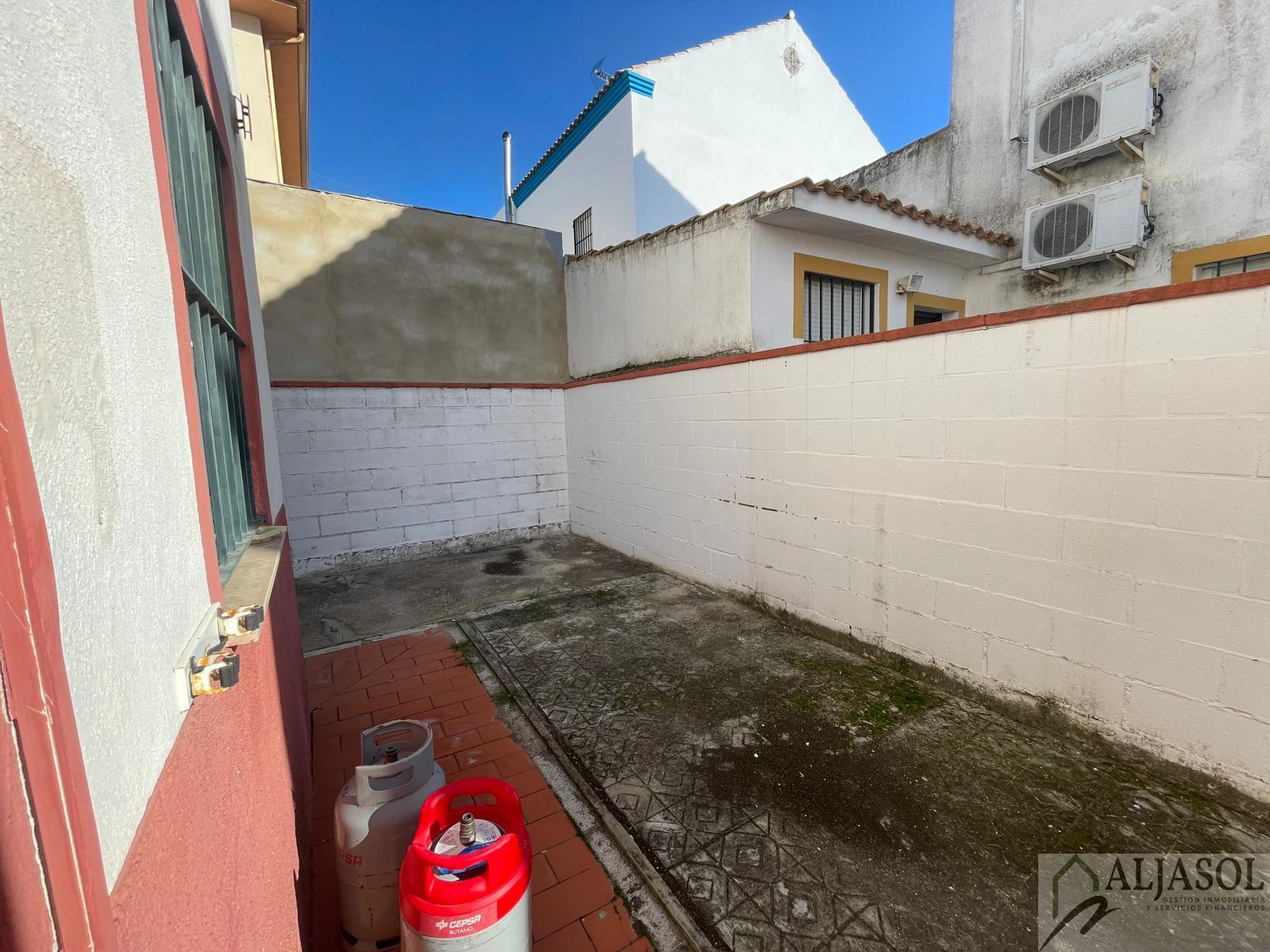 For sale of house in Salteras