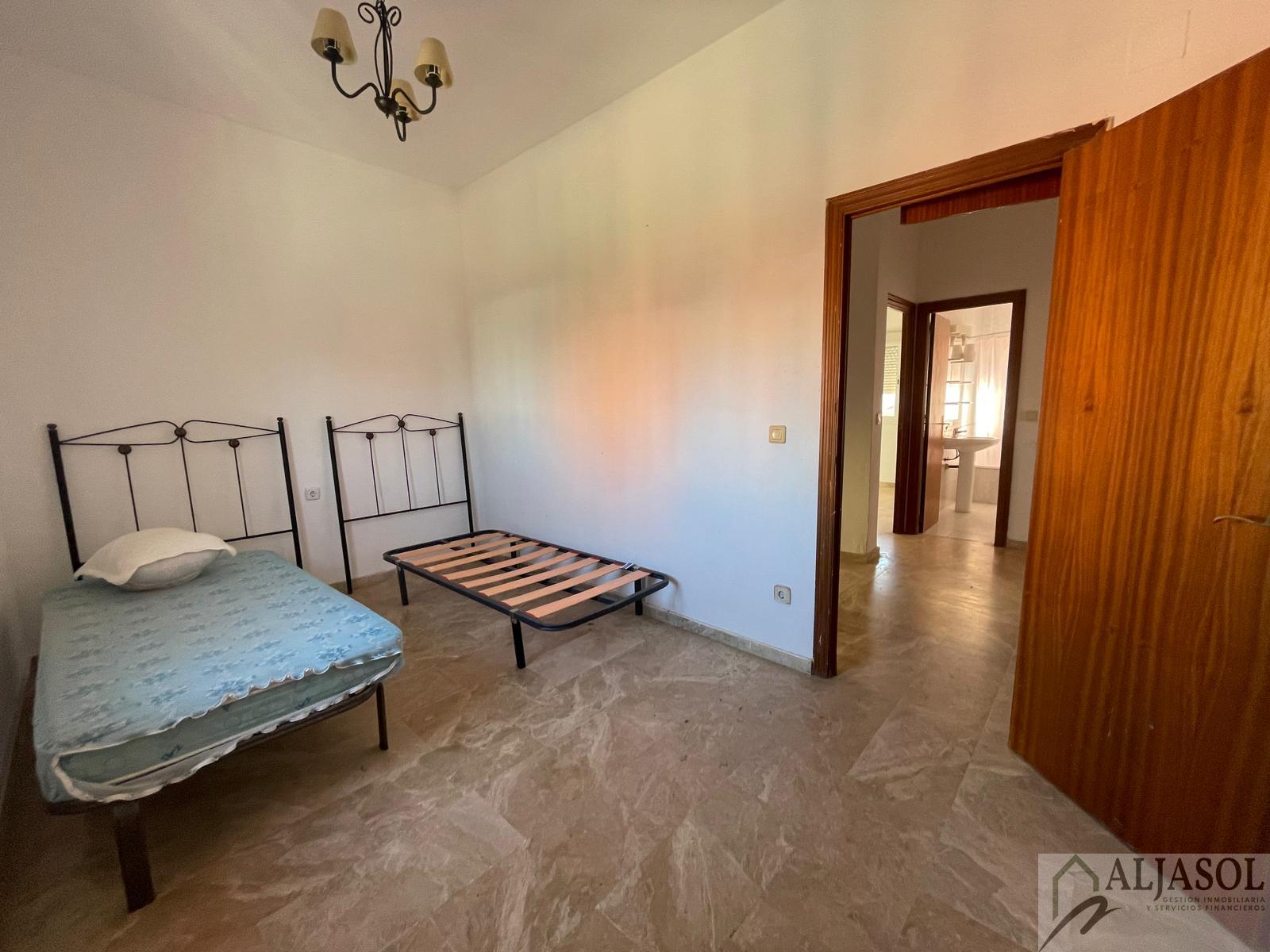 For sale of house in Salteras