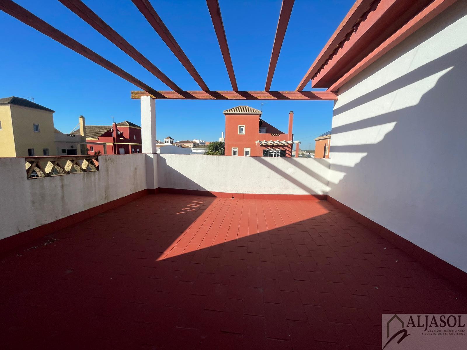 For sale of house in Salteras