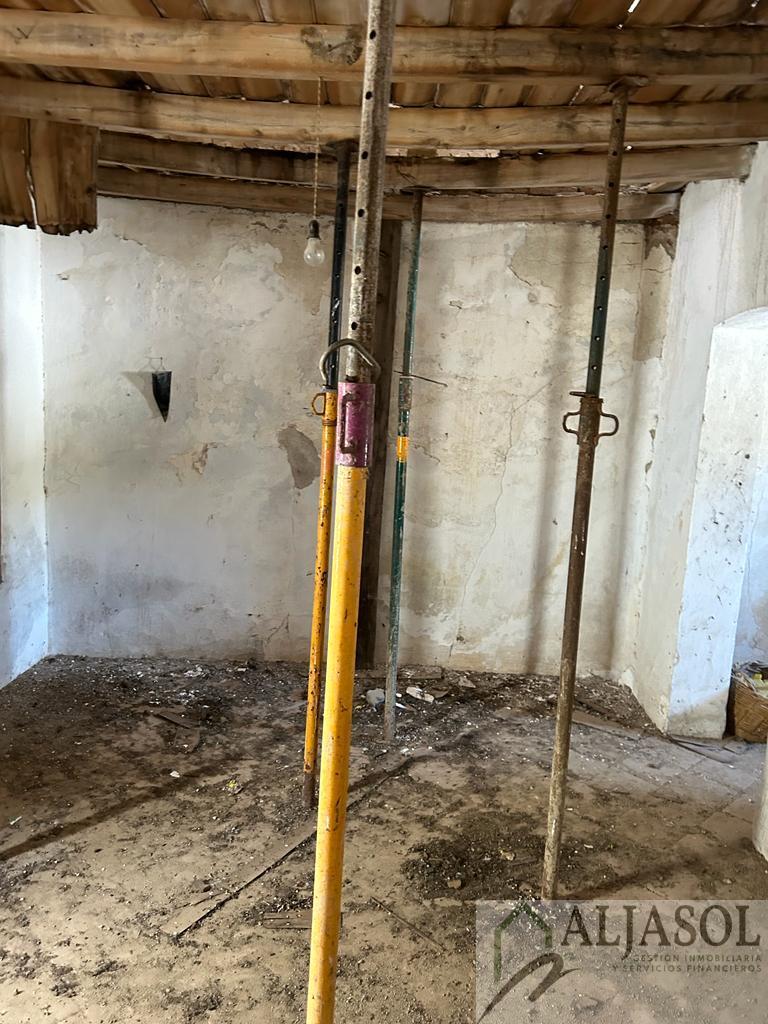 For sale of house in Aroche