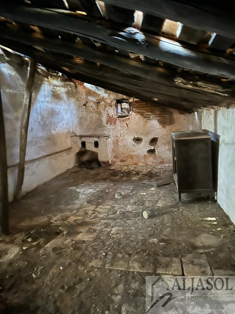 For sale of house in Aroche