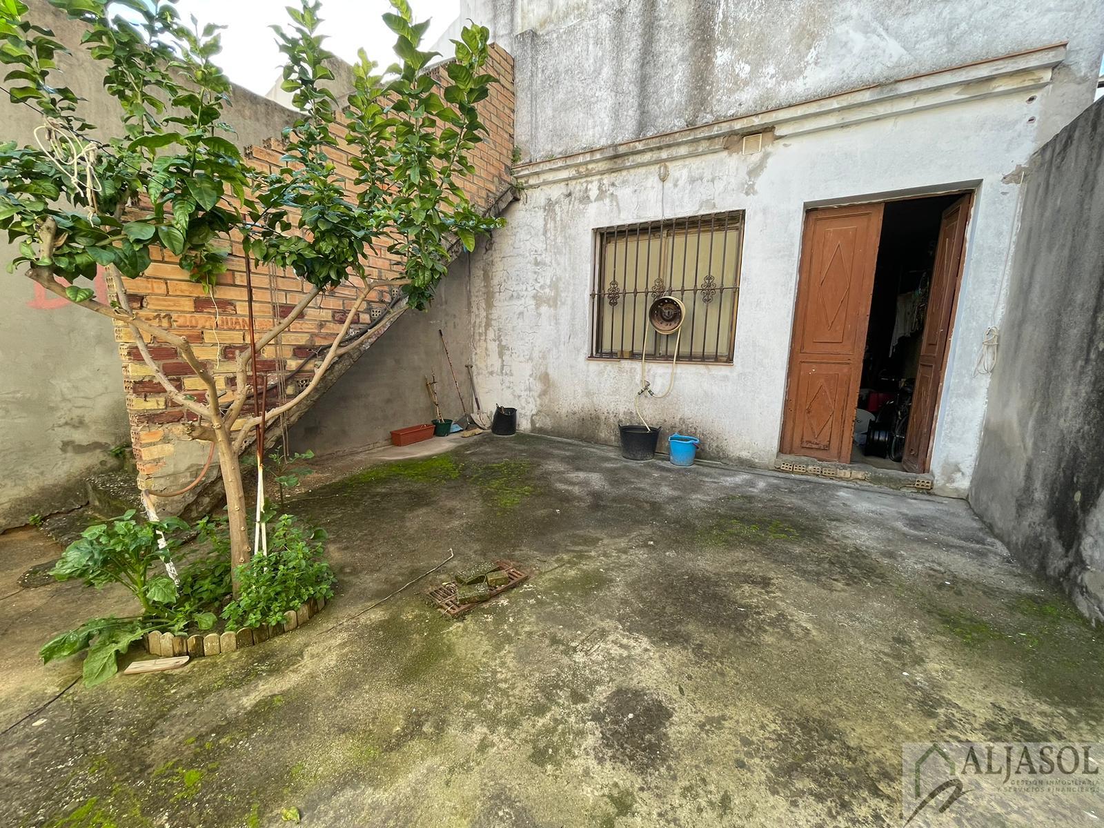 For sale of commercial in Pilas