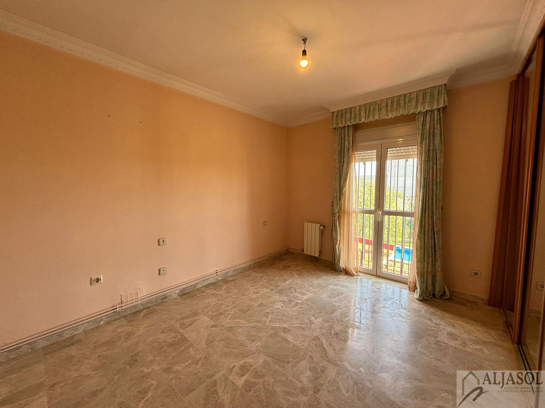 For sale of house in Salteras