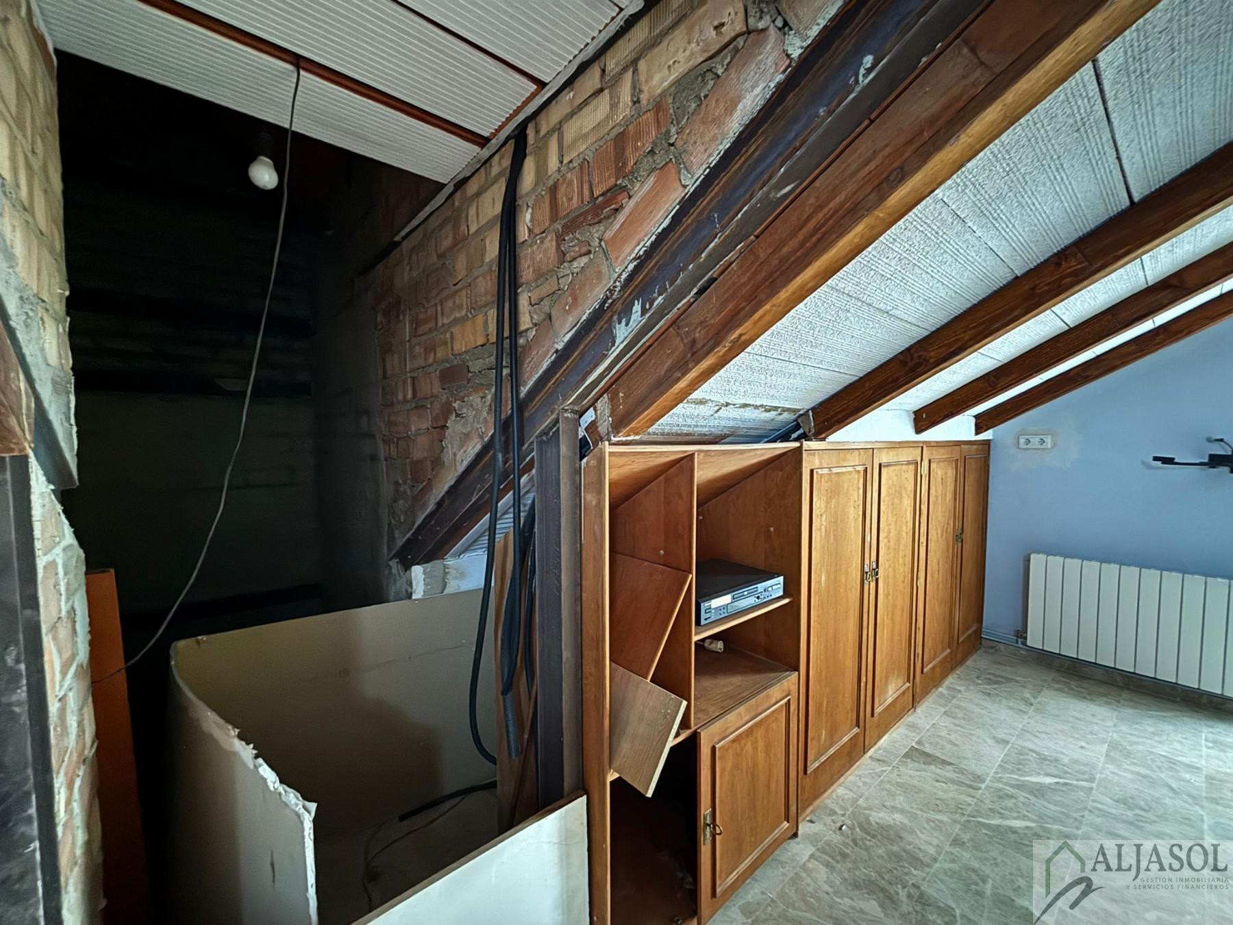For sale of house in Salteras