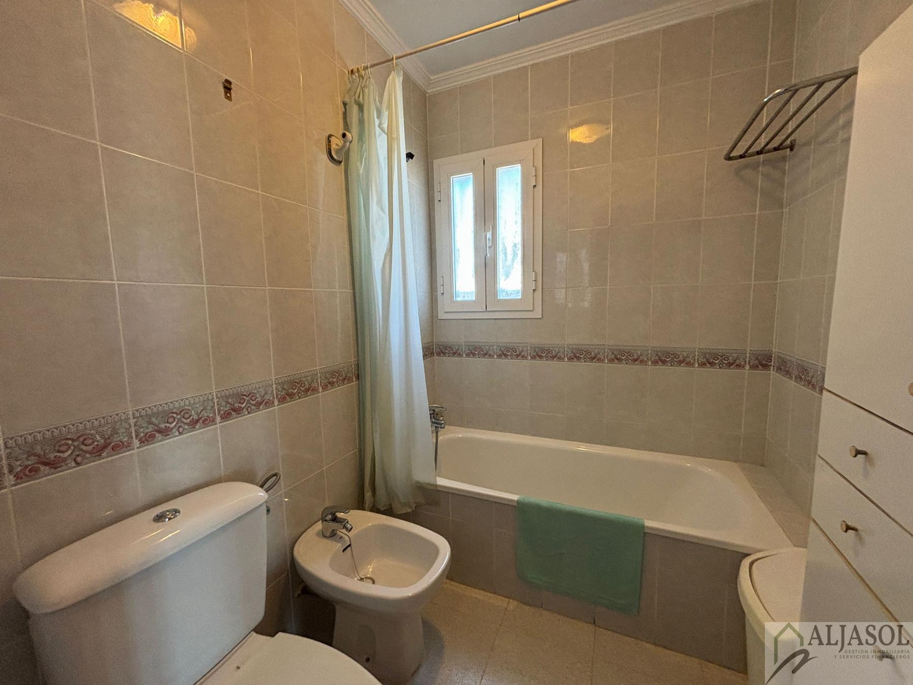 For sale of house in Salteras