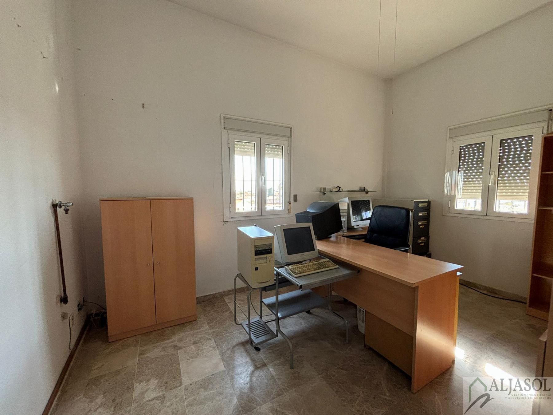 For sale of house in Salteras