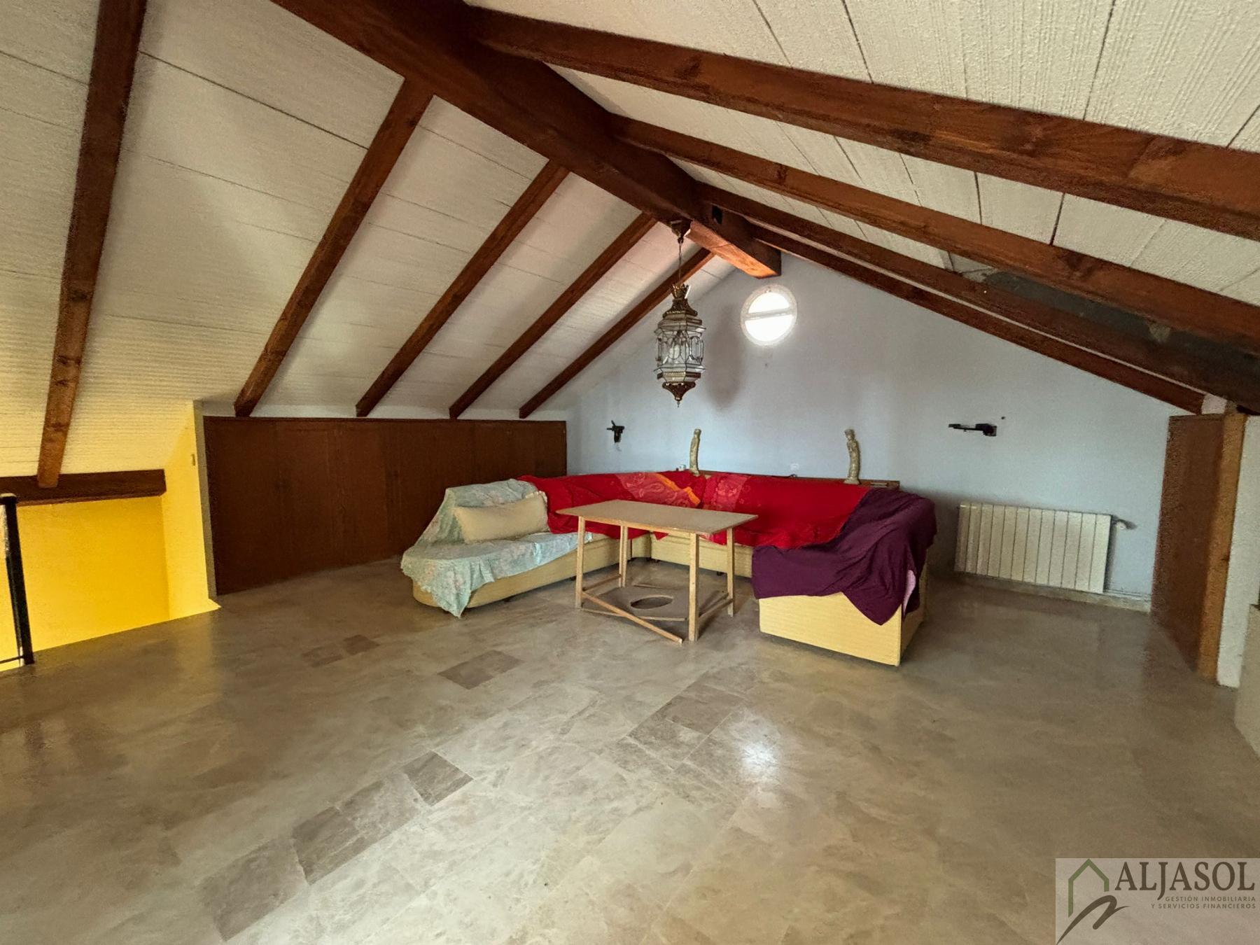 For sale of house in Salteras