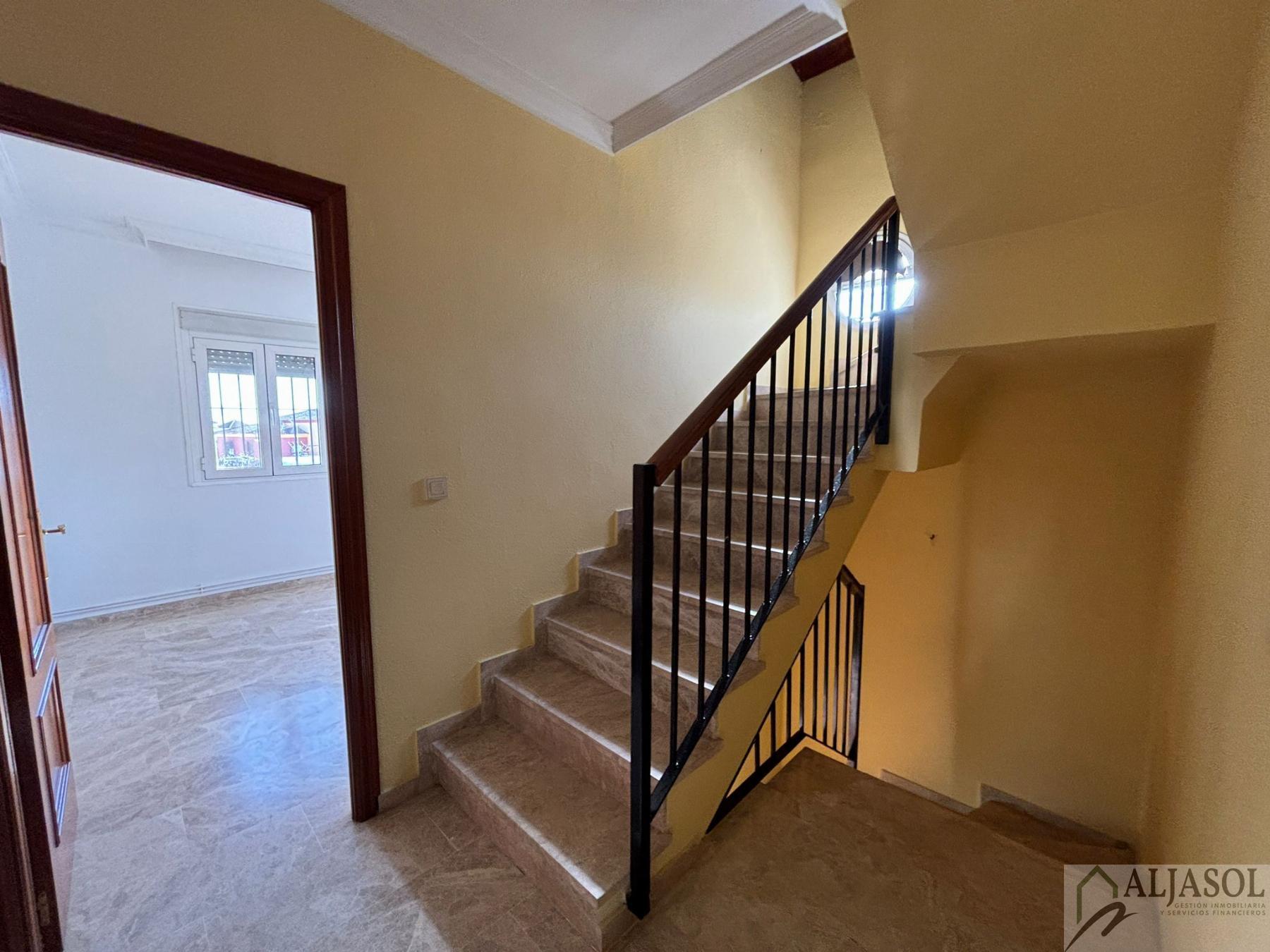 For sale of house in Salteras