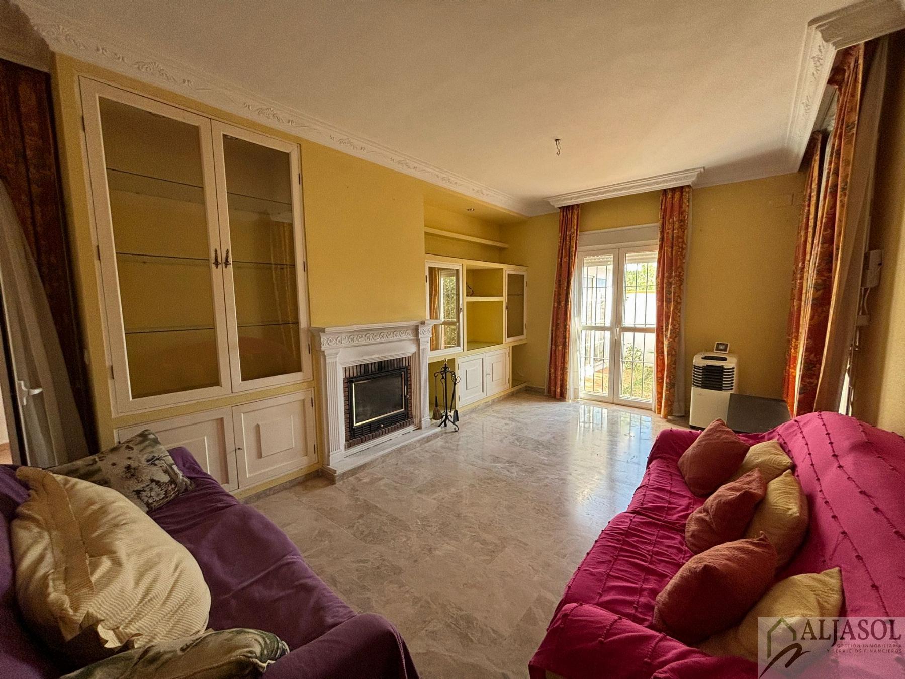 For sale of house in Salteras