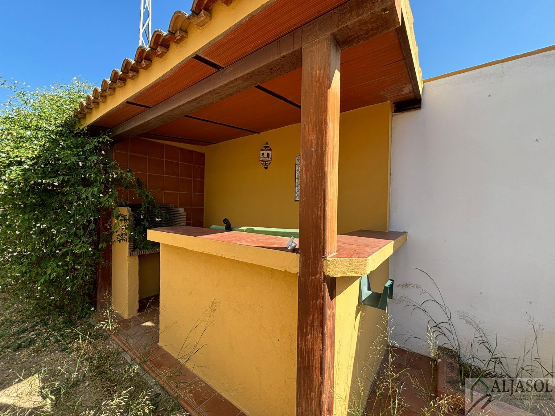 For sale of house in Salteras
