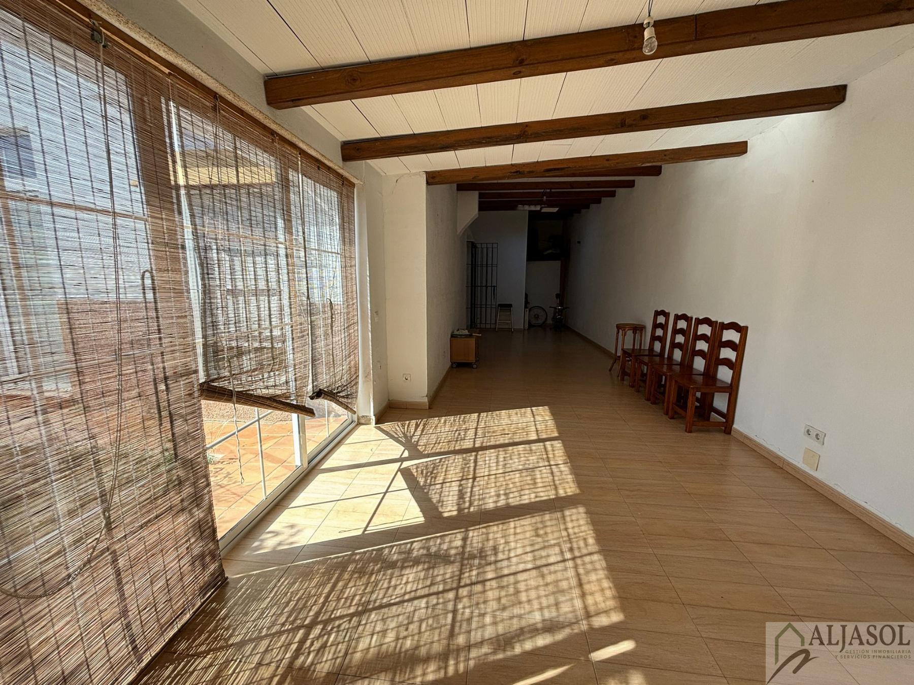 For sale of house in Salteras