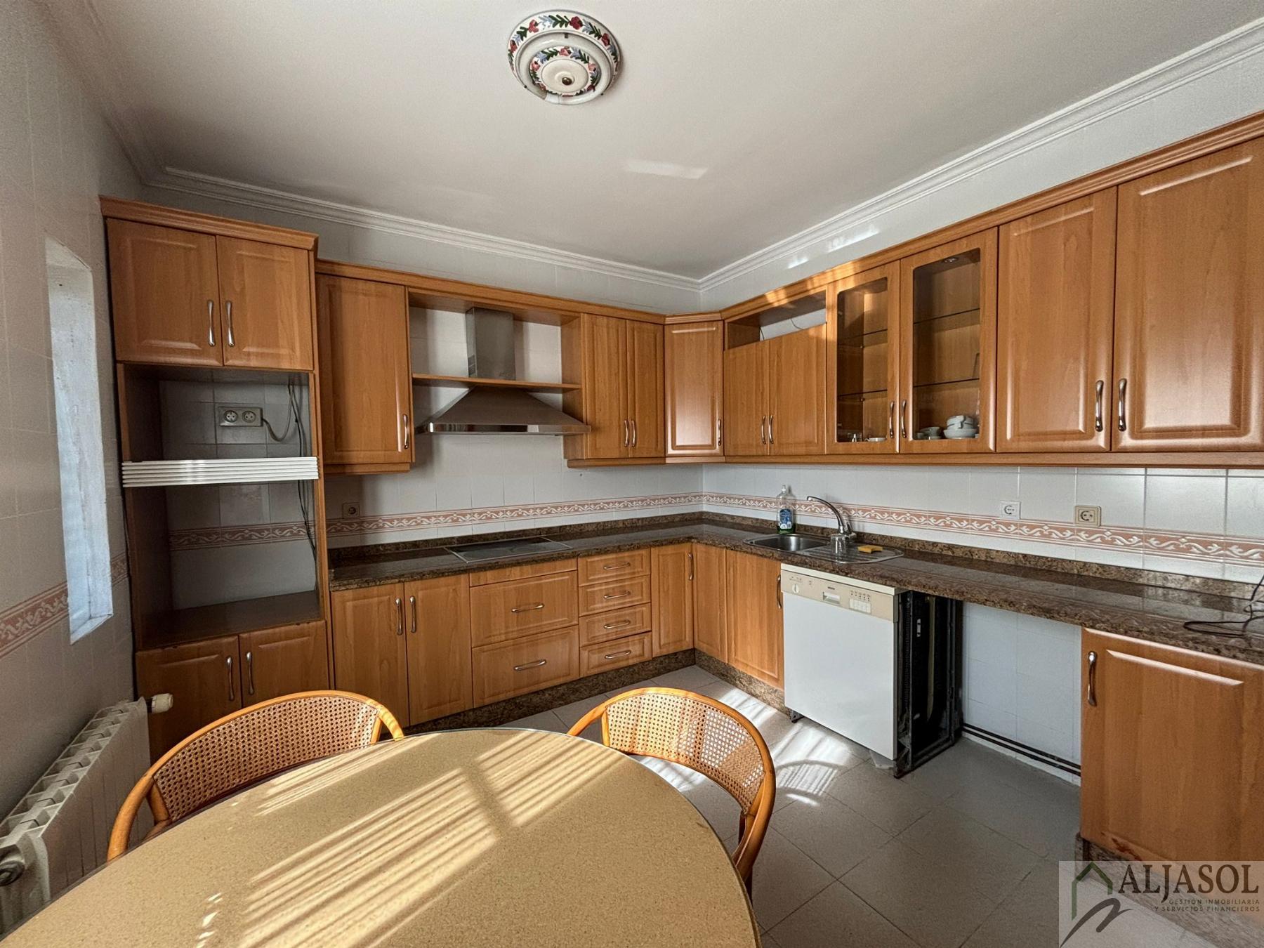 For sale of house in Salteras