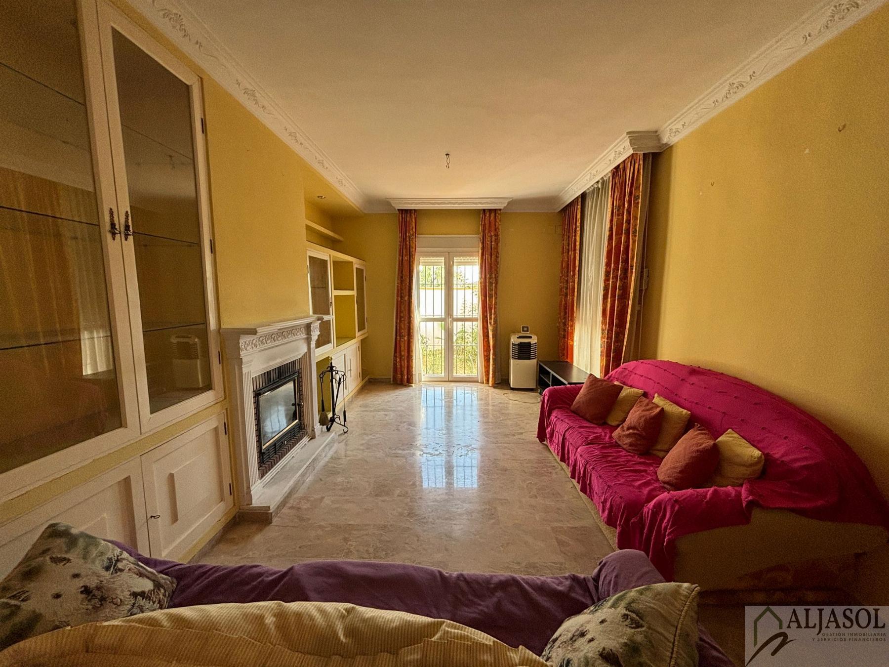 For sale of house in Salteras