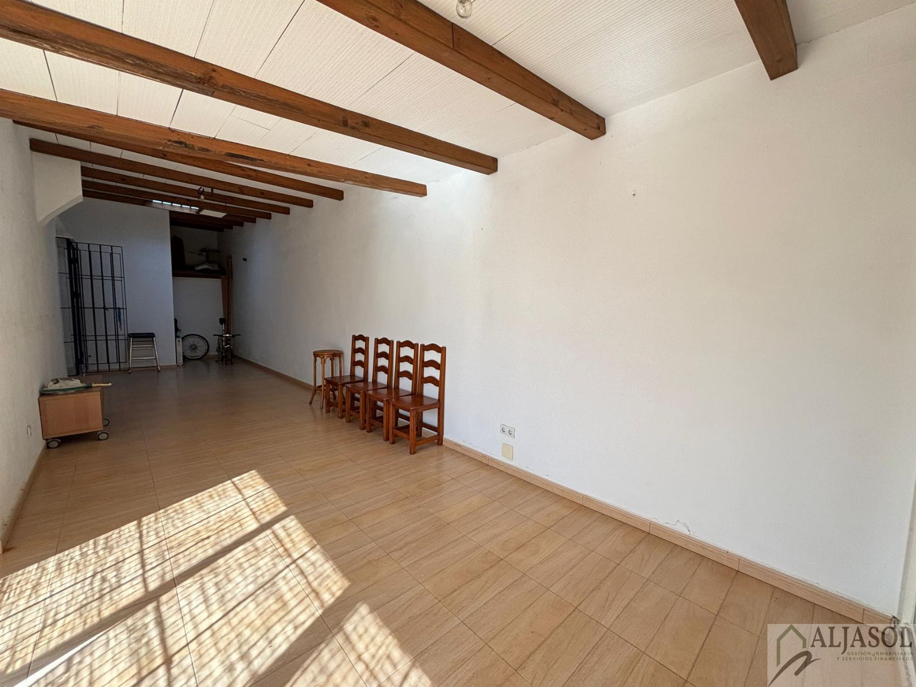 For sale of house in Salteras