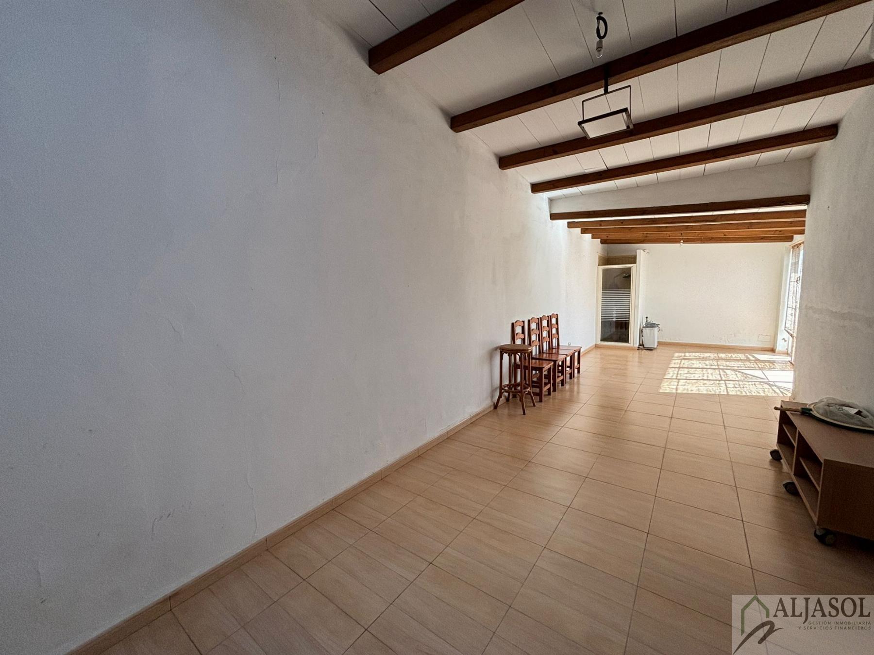 For sale of house in Salteras
