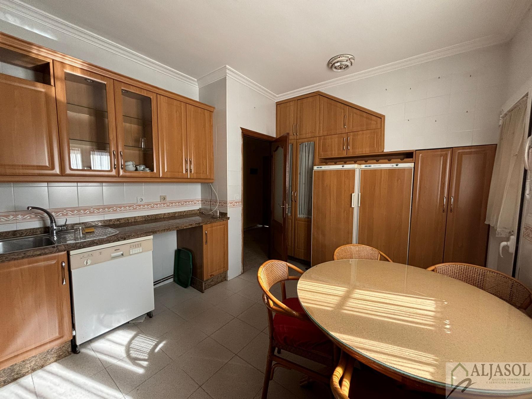 For sale of house in Salteras