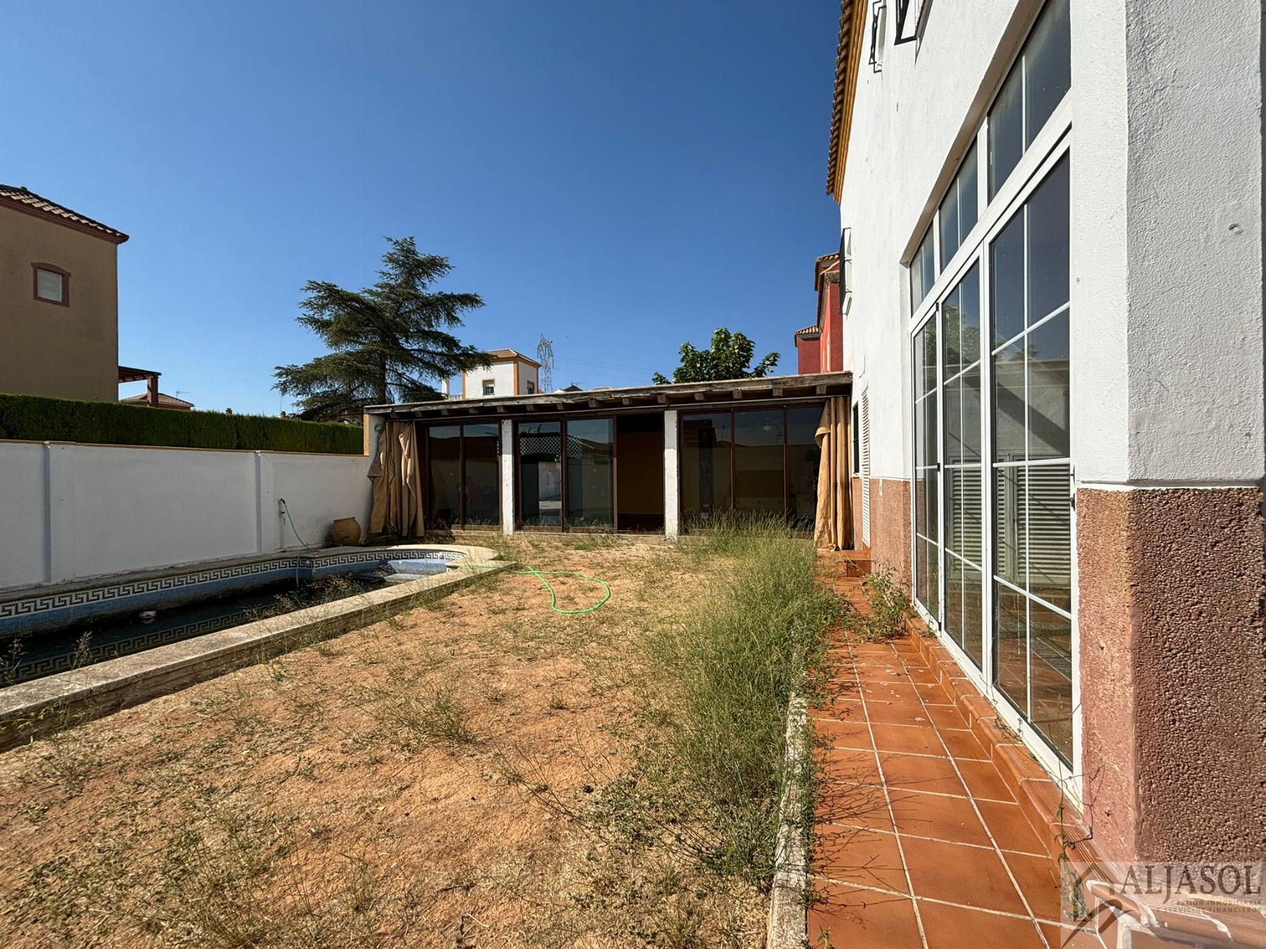 For sale of house in Salteras