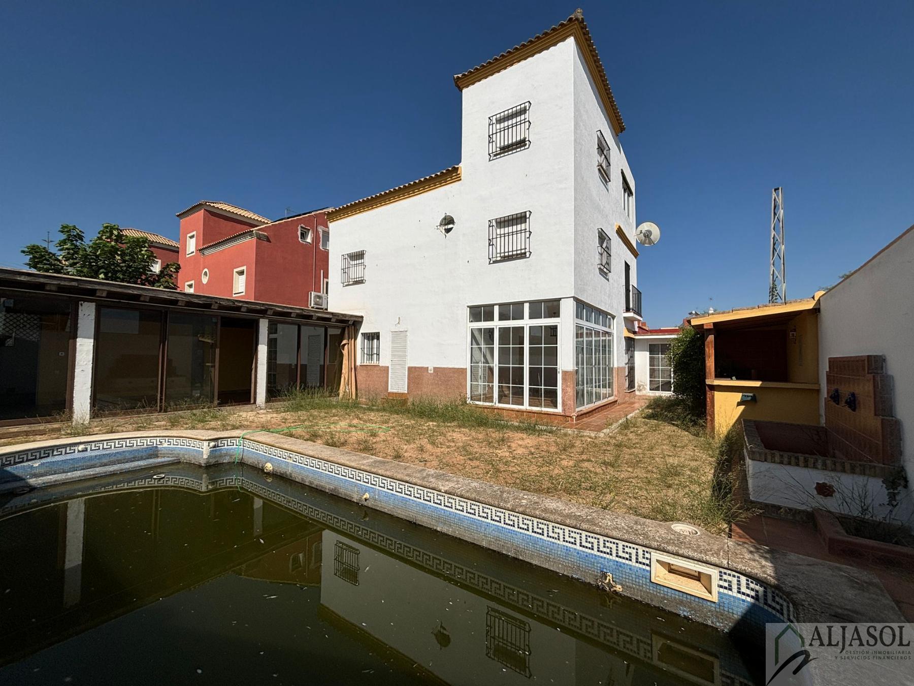 For sale of house in Salteras