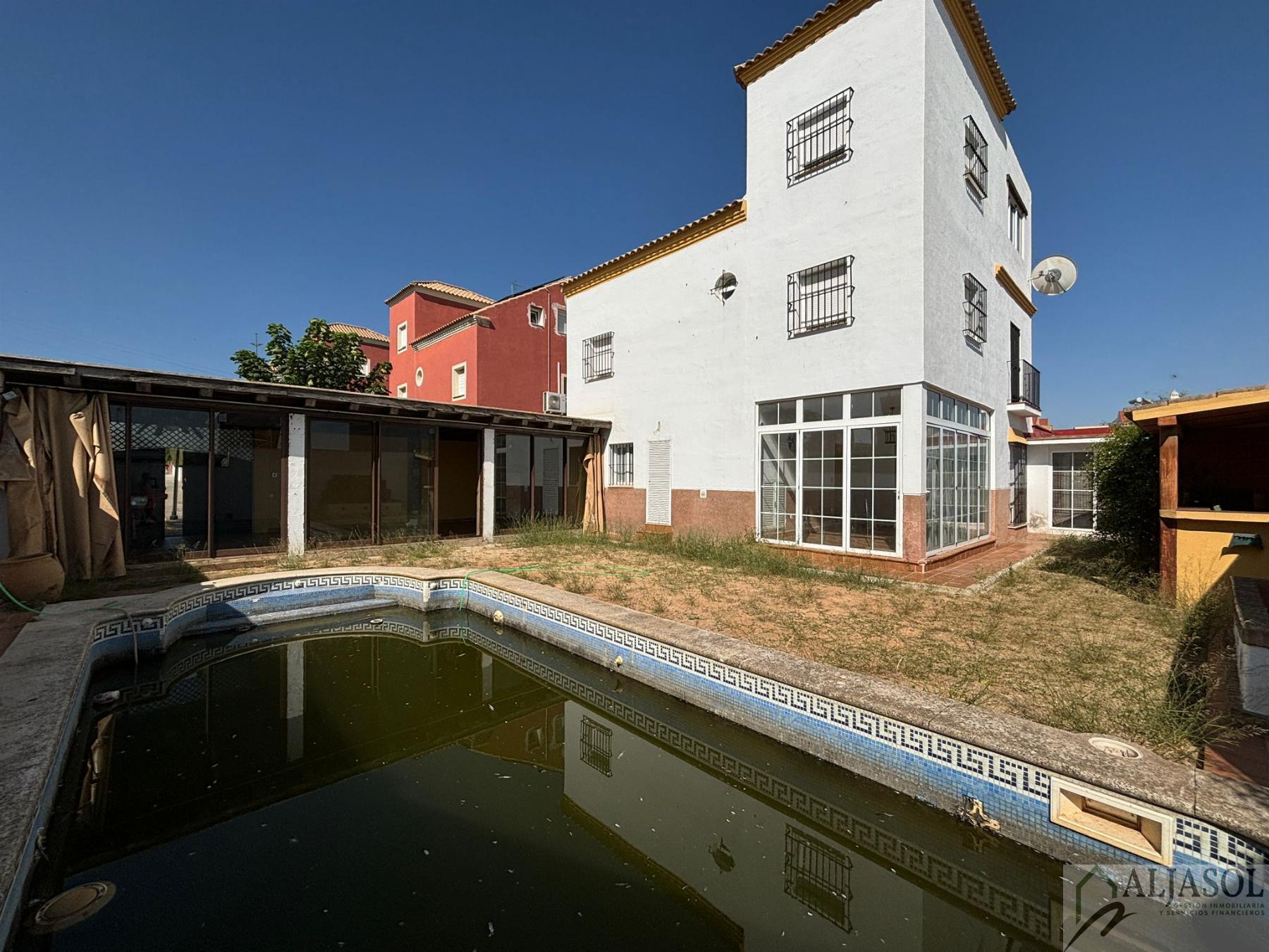 For sale of house in Salteras