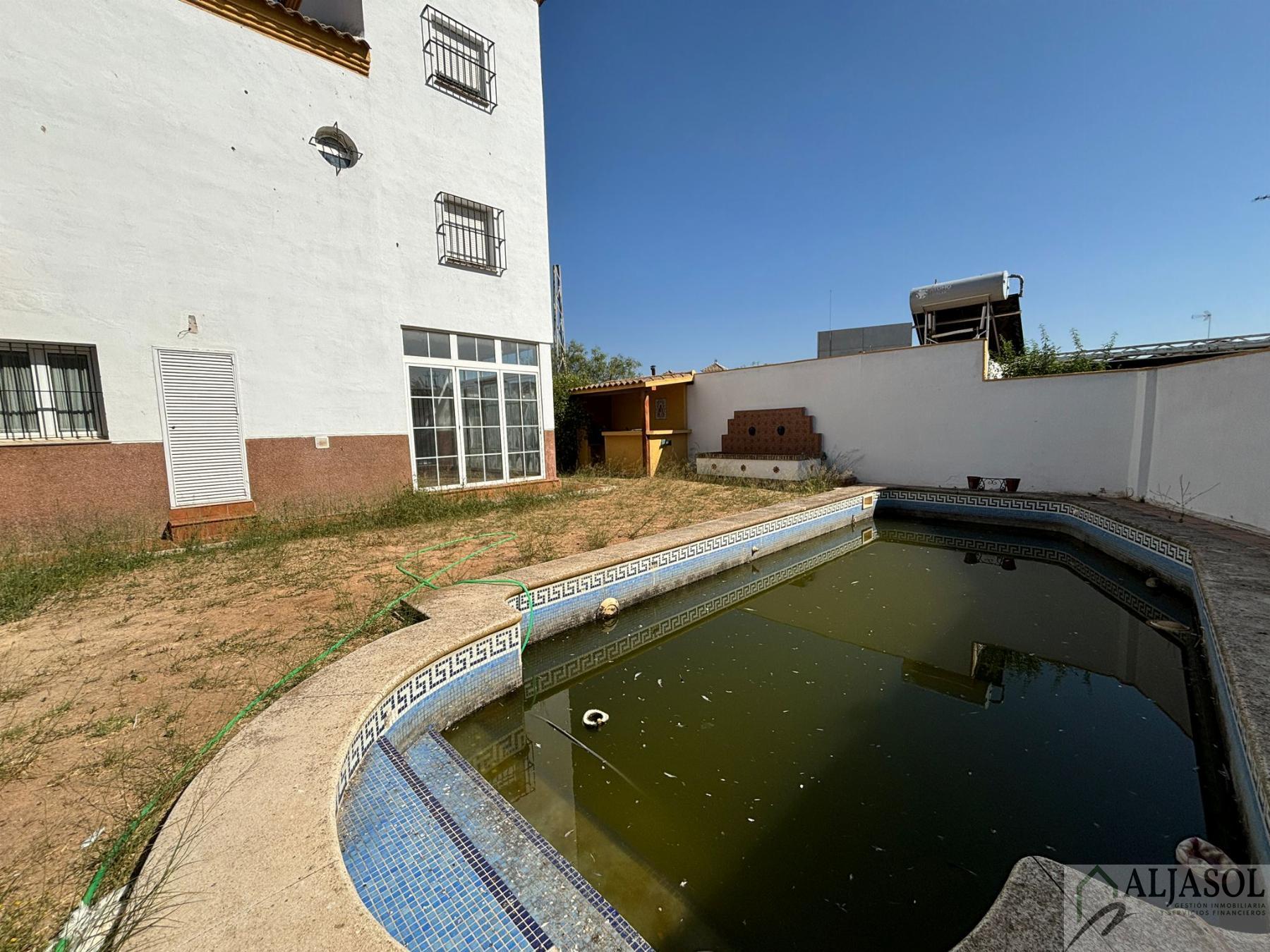 For sale of house in Salteras