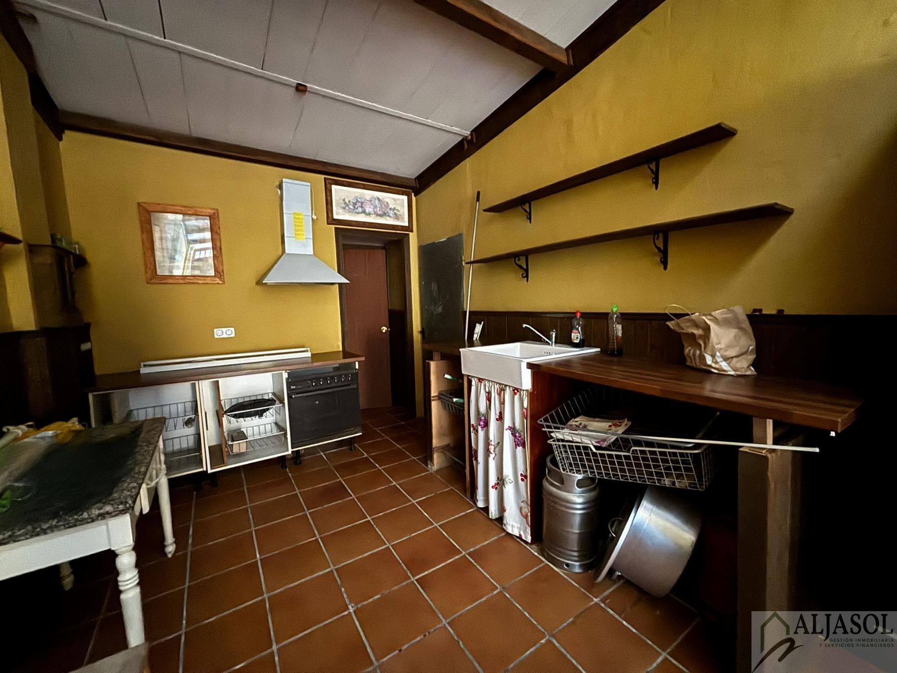 For sale of house in Salteras