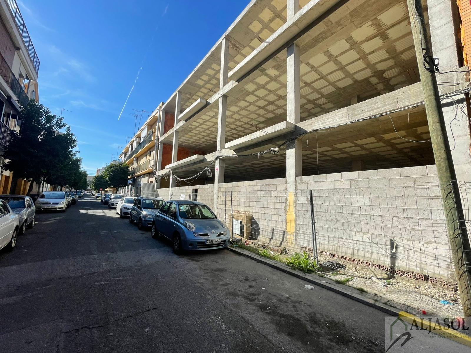 For sale of building in Sevilla