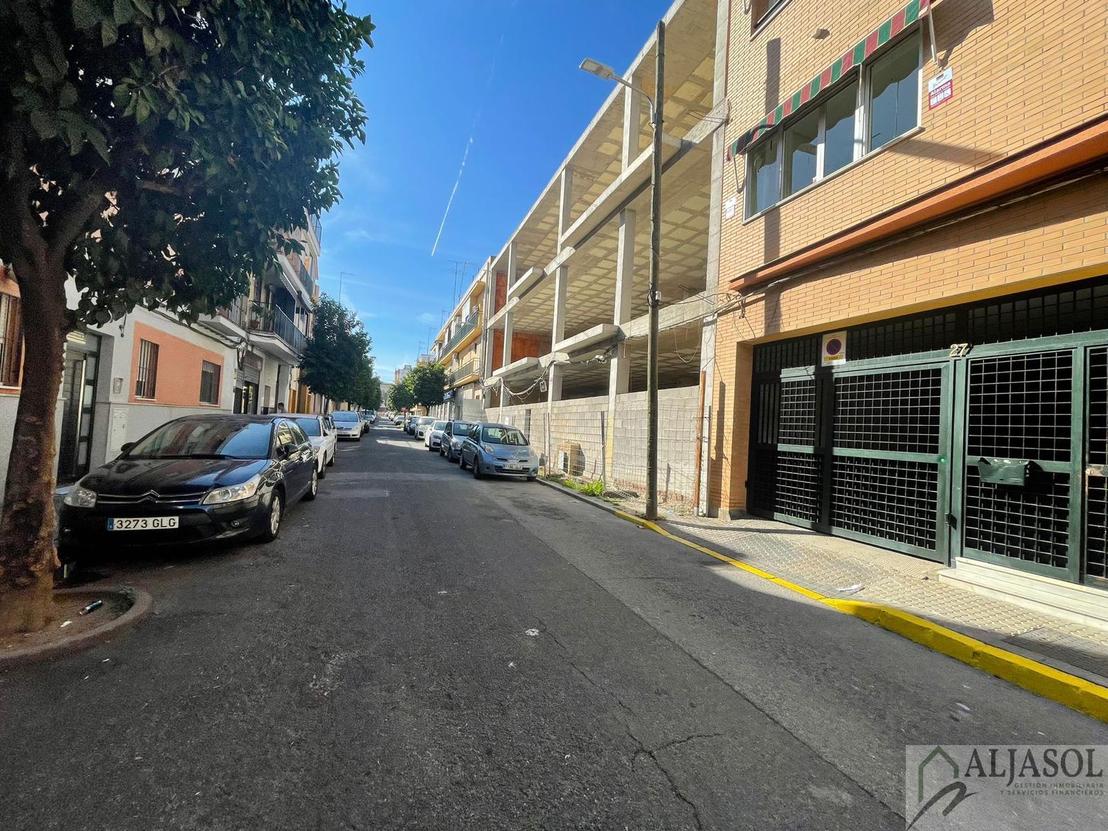 For sale of building in Sevilla