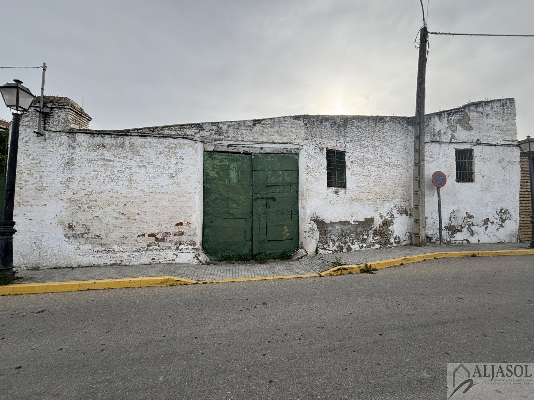 For sale of land in Salteras