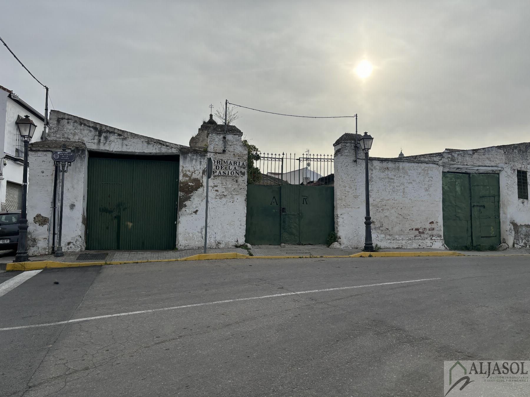 For sale of land in Salteras