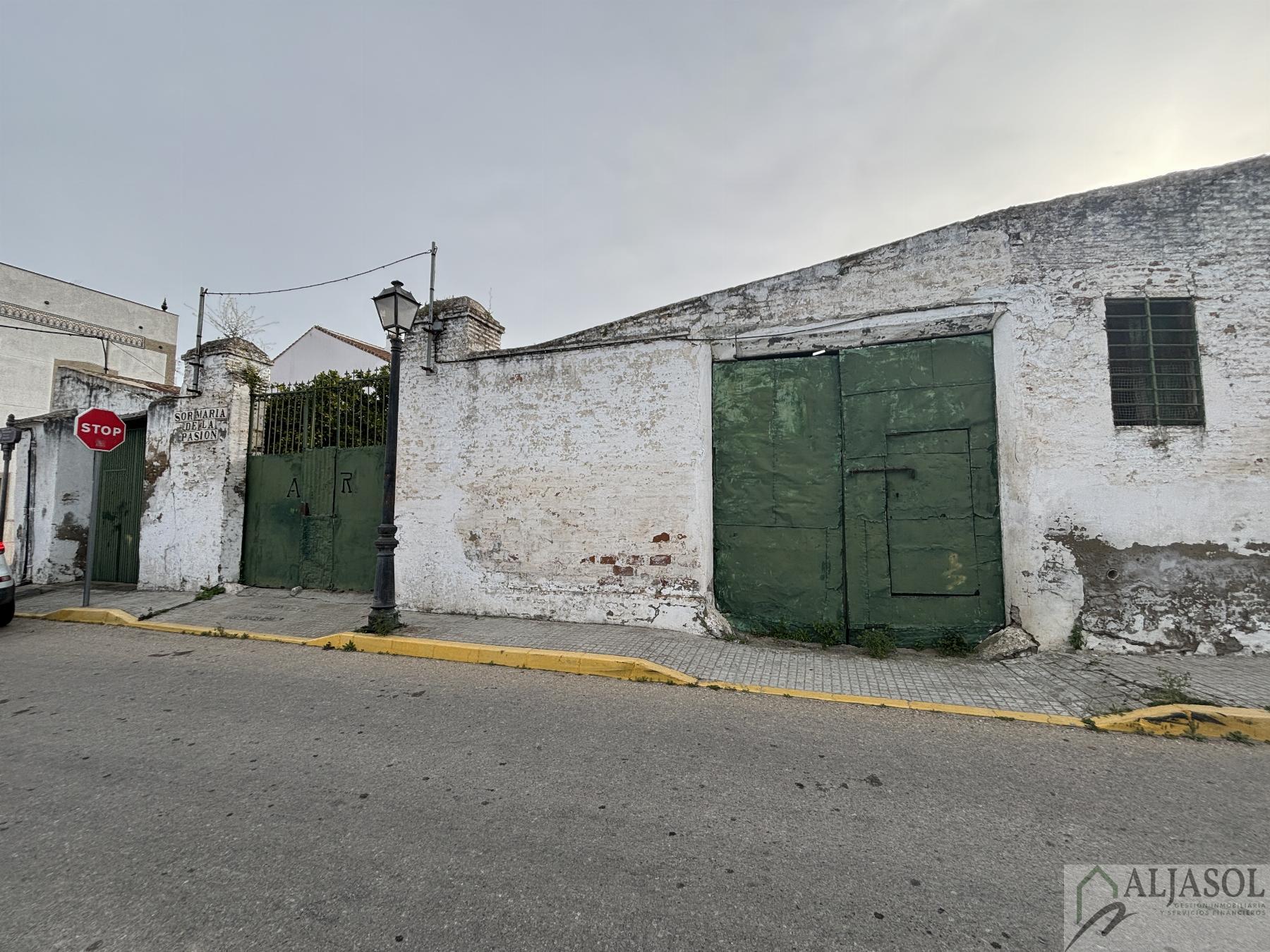 For sale of land in Salteras