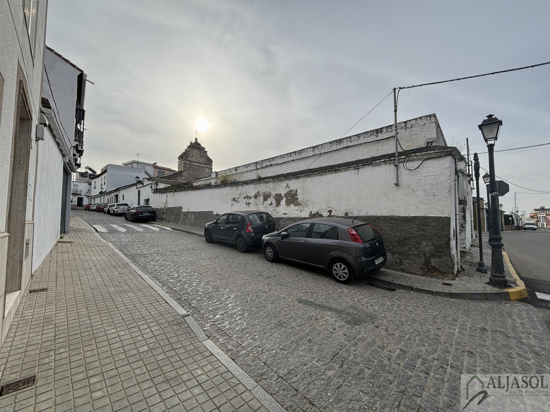 For sale of land in Salteras