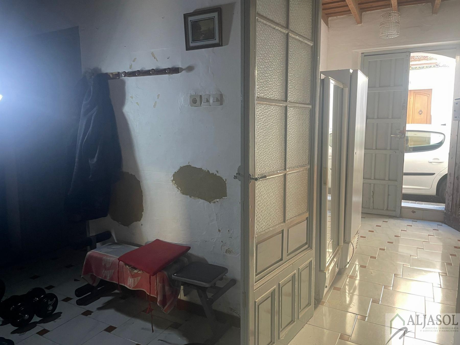 For sale of house in Salteras