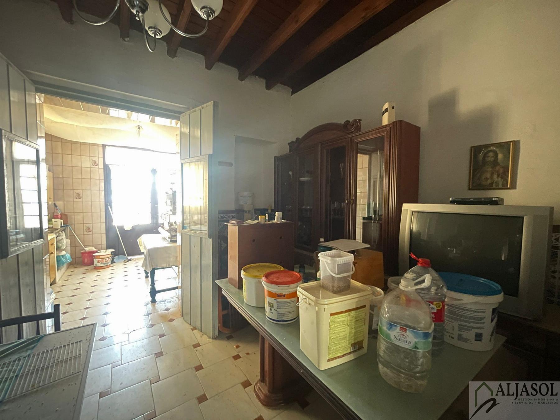 For sale of house in Salteras
