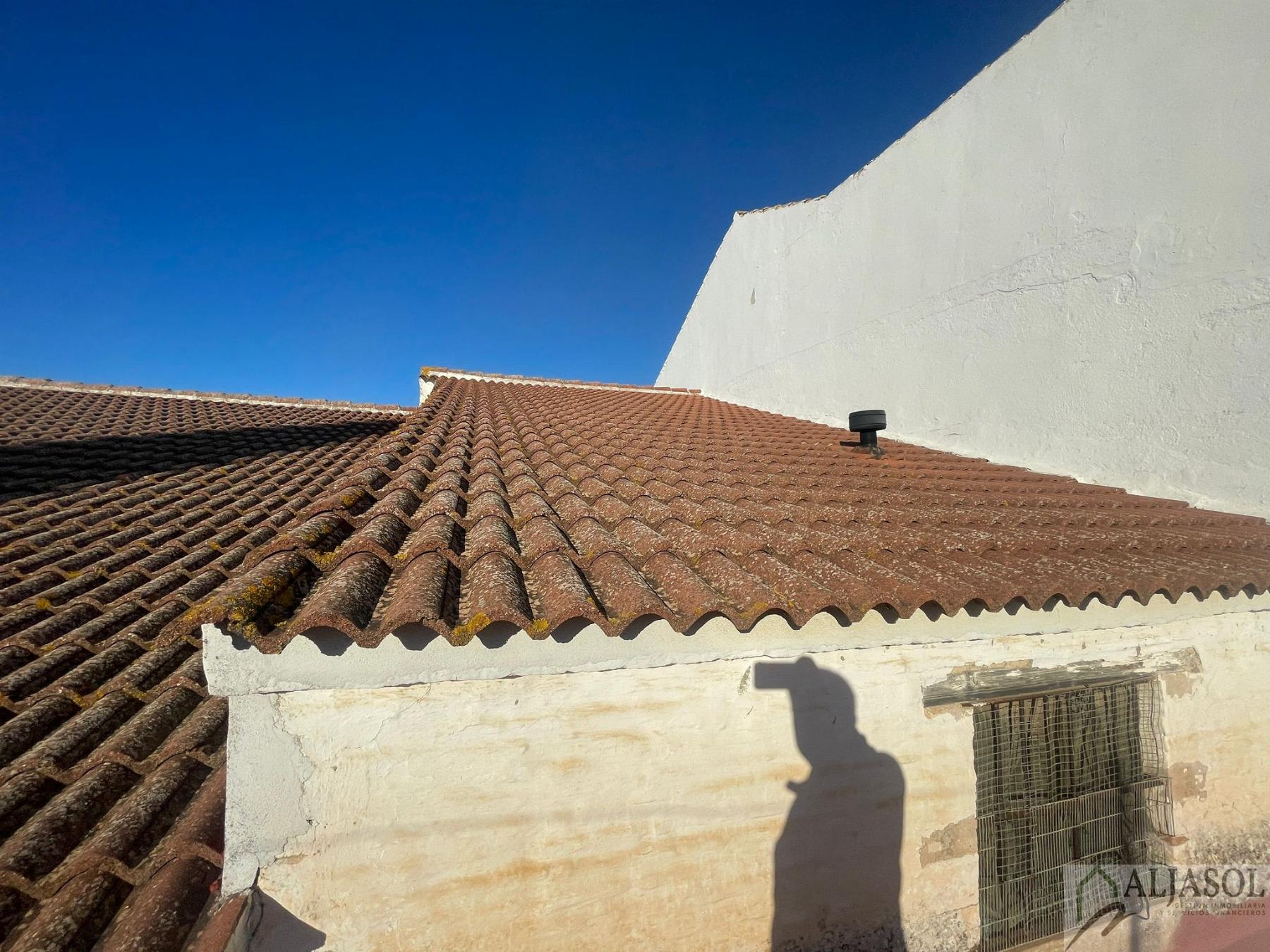 For sale of house in Salteras