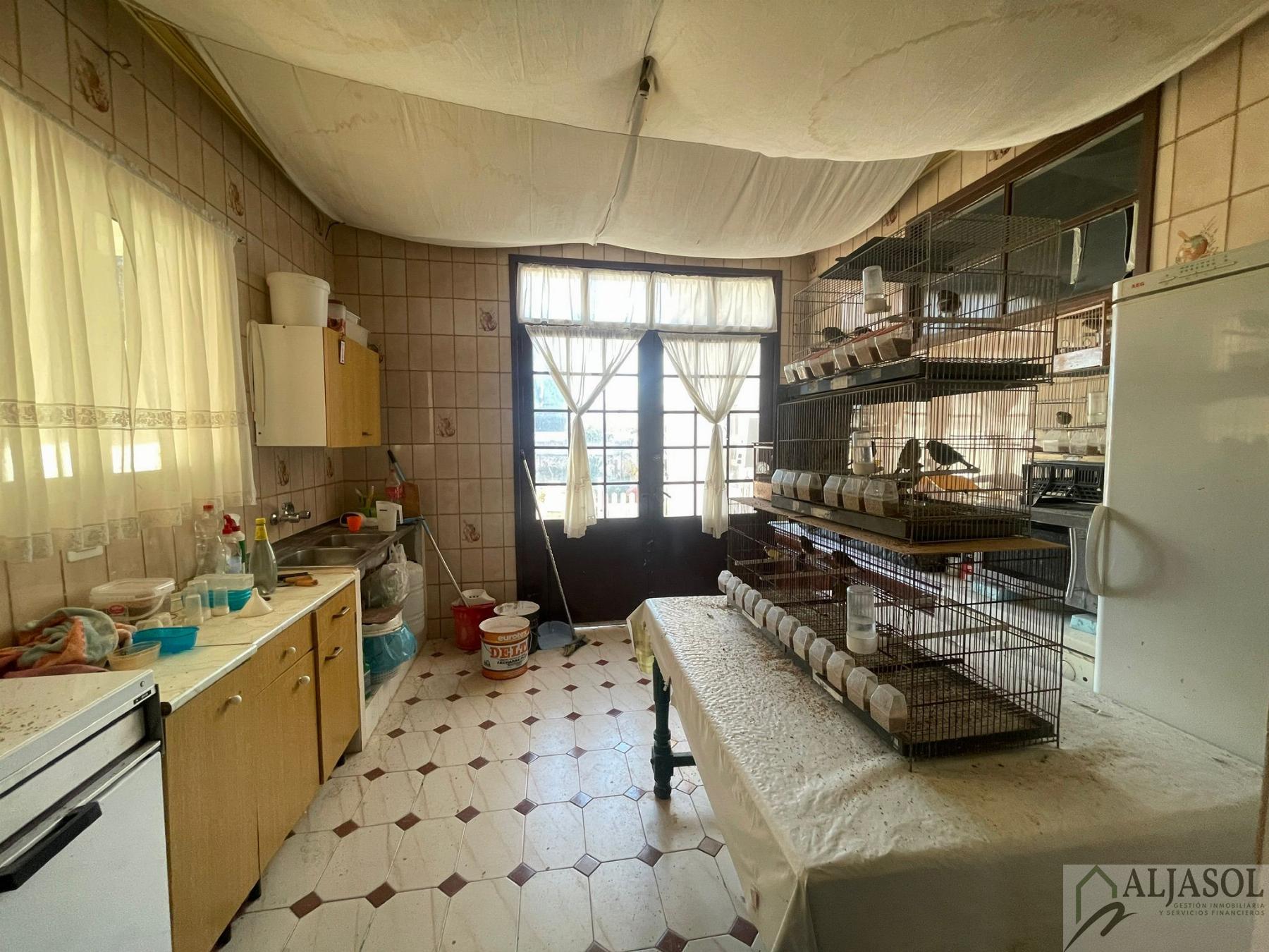For sale of house in Salteras