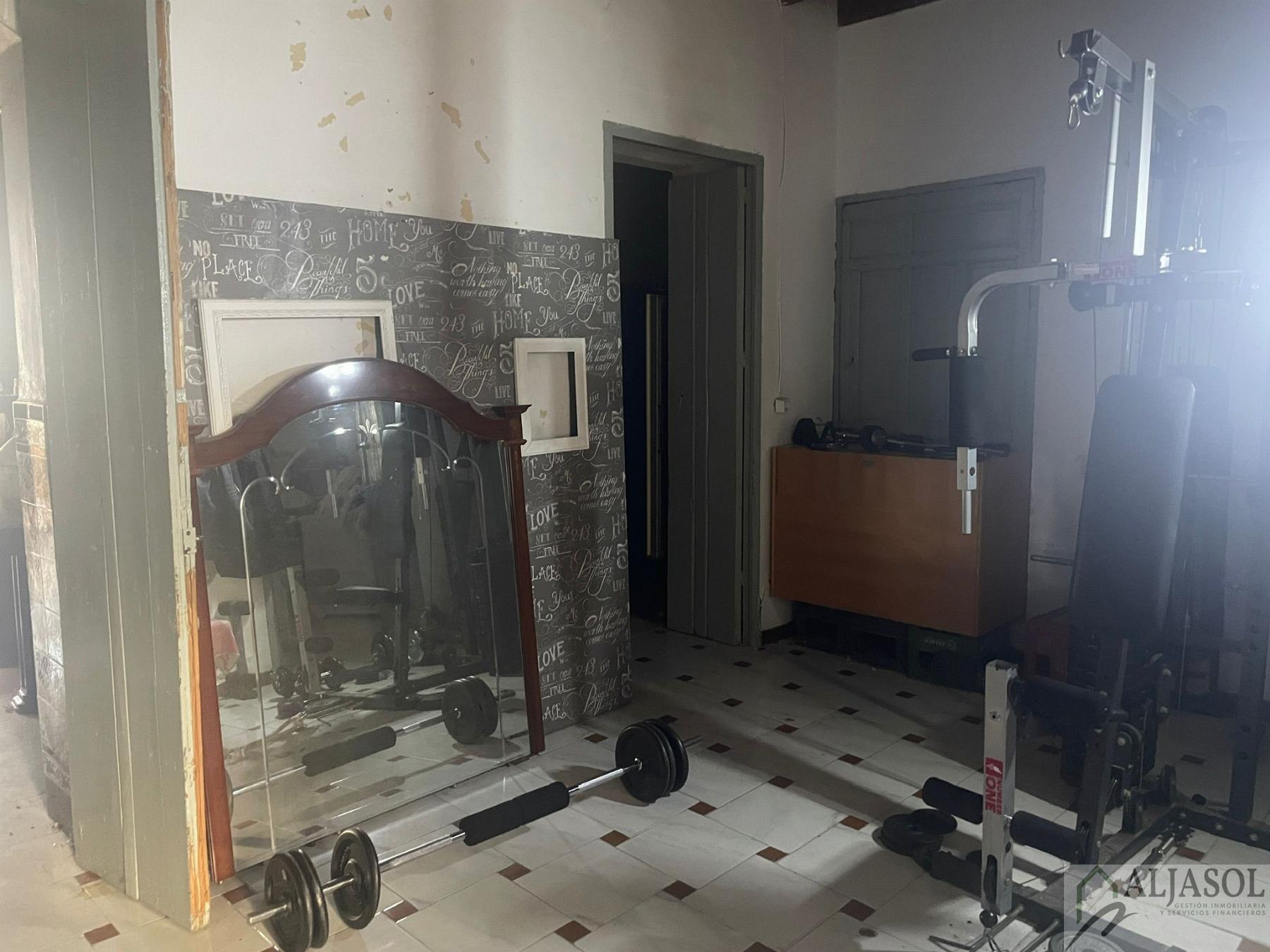 For sale of house in Salteras