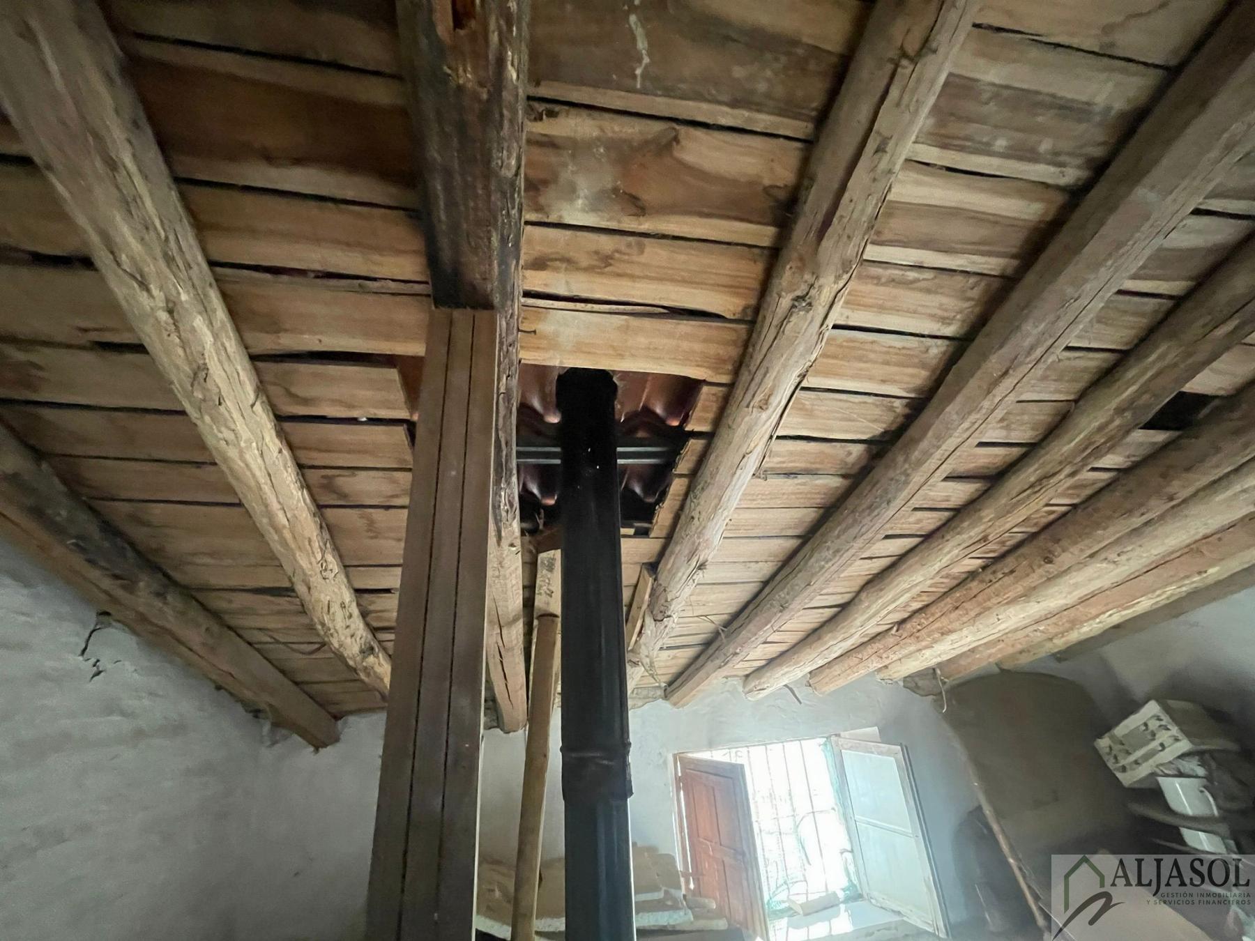 For sale of house in Salteras