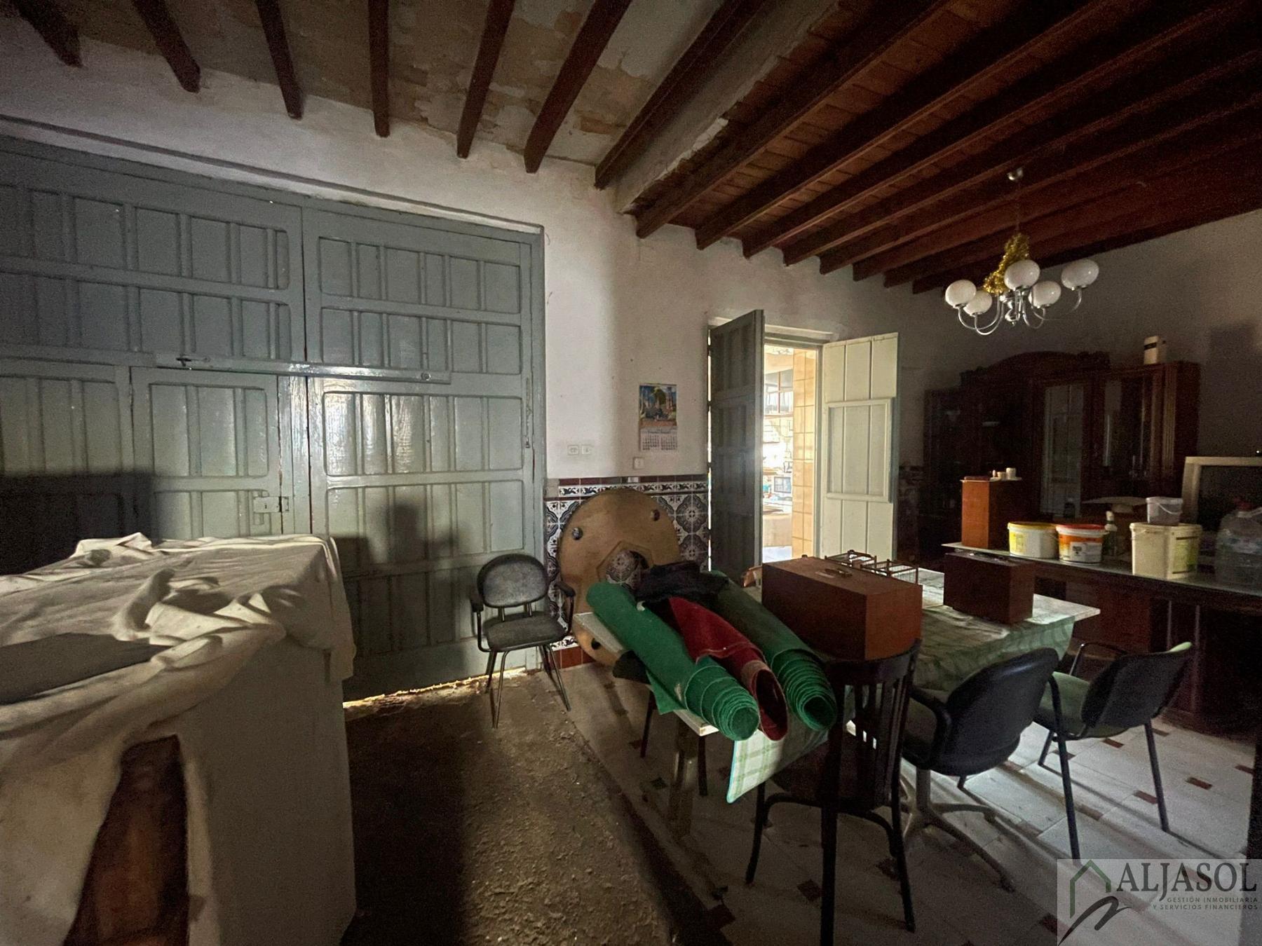 For sale of house in Salteras