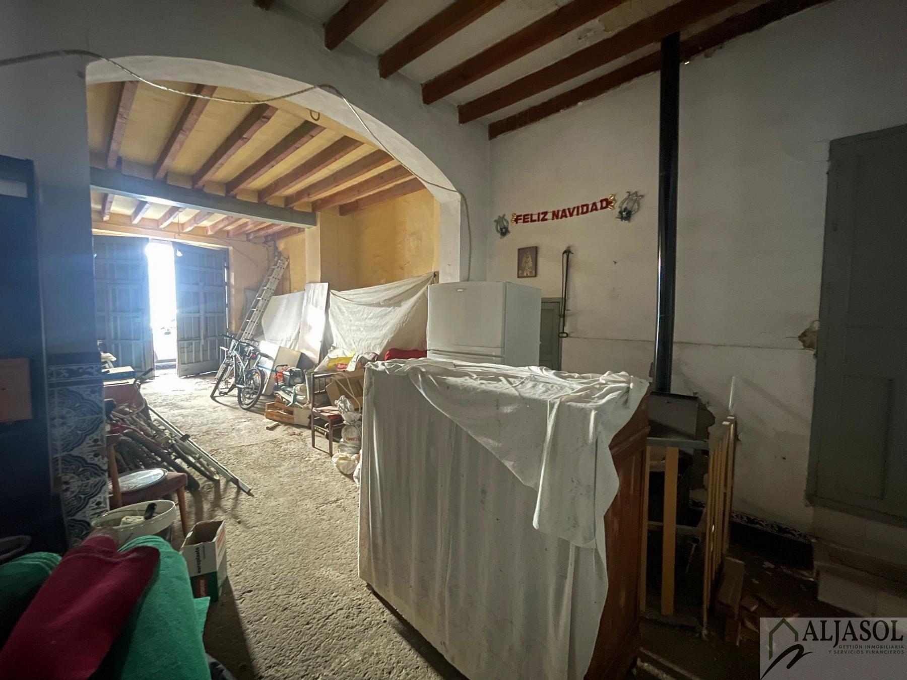 For sale of house in Salteras