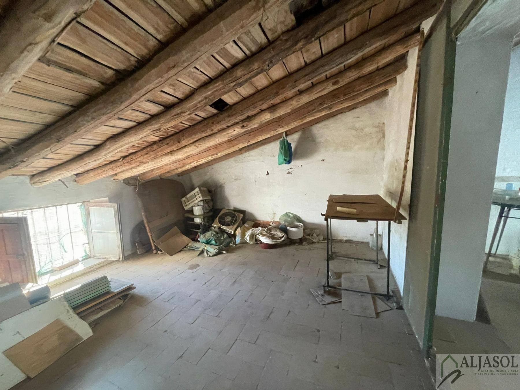 For sale of house in Salteras