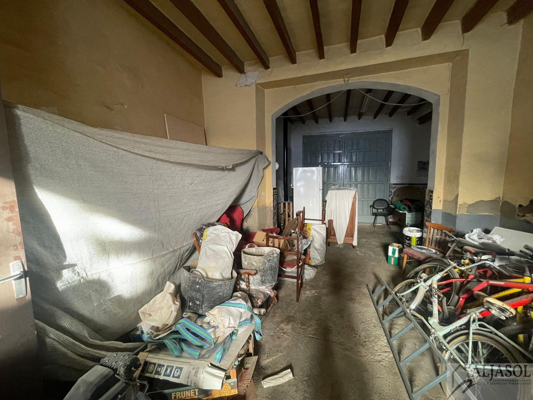 For sale of house in Salteras