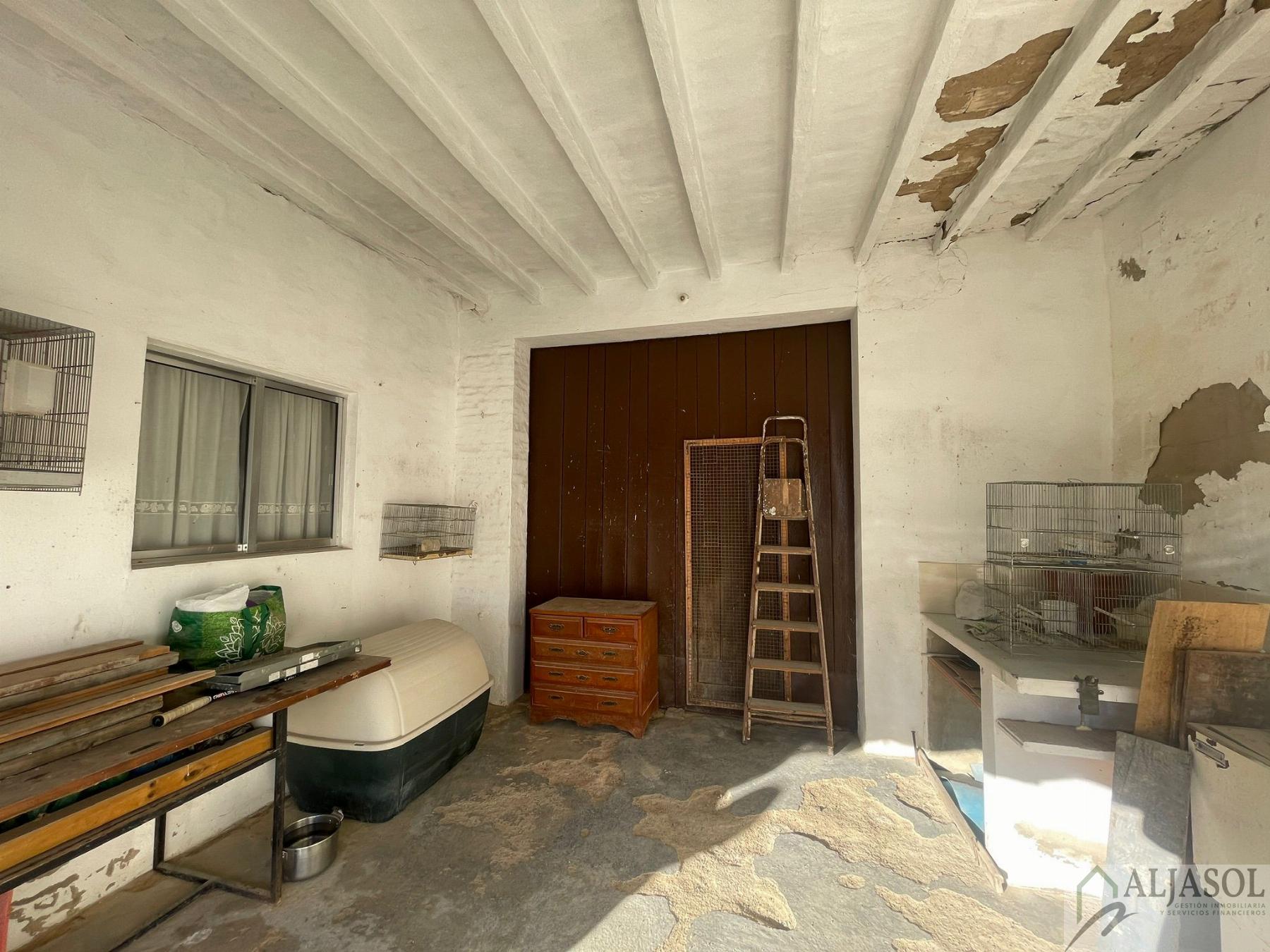 For sale of house in Salteras
